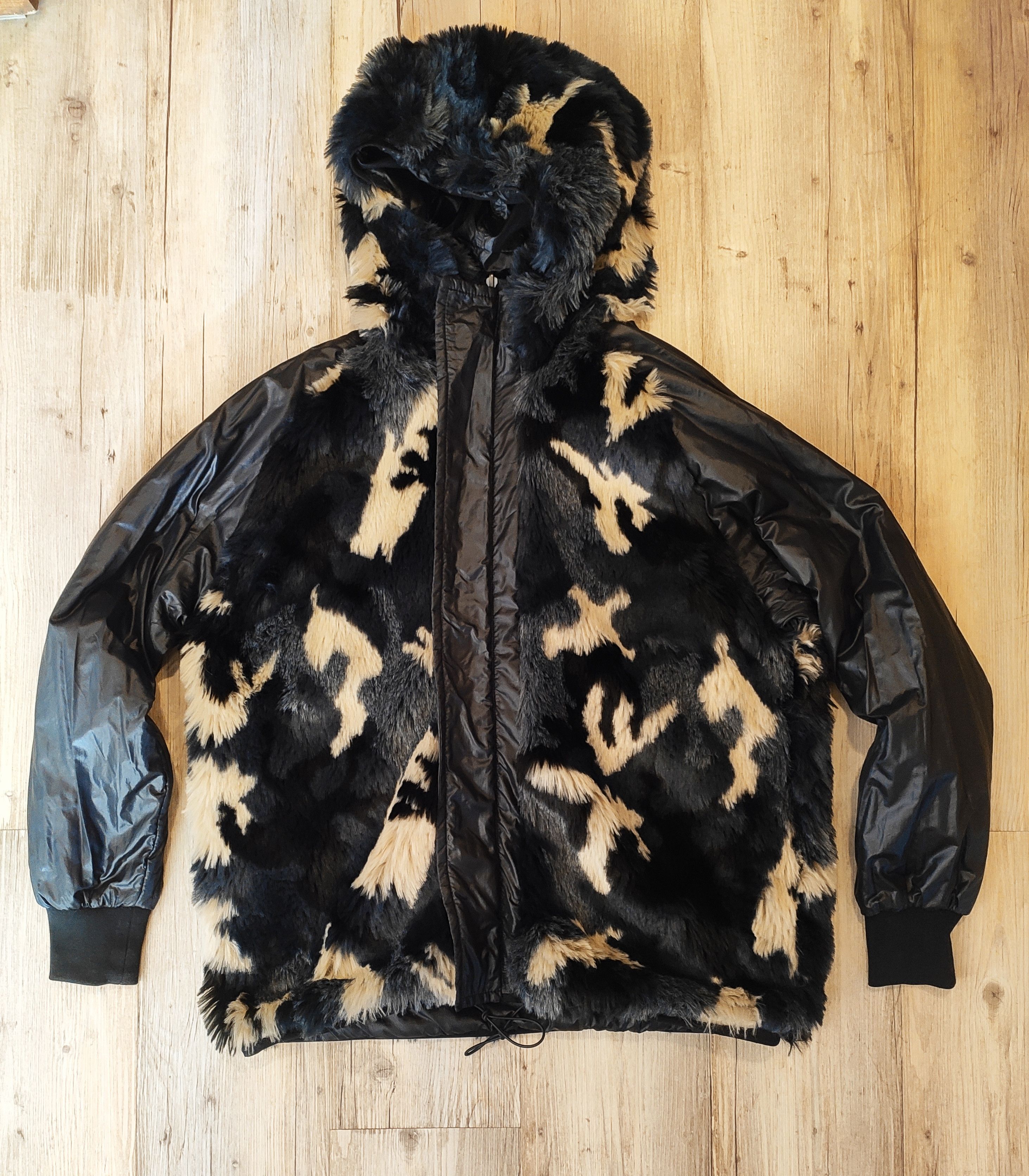 If Six Was Nine Camo faux fur reversible parka.Like Rick Owens or Dior Size US M / EU 48-50 / 2 - 1 Thumbnail