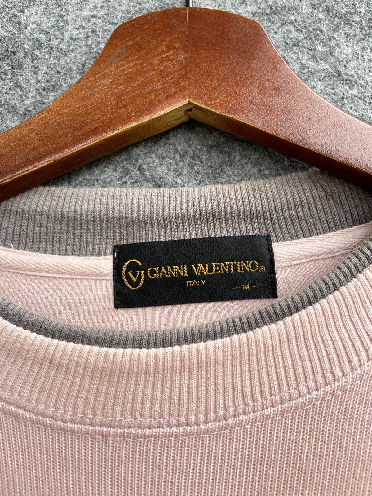 Japanese Brand GIANNI VALENTINO SWEATSHIRT Size US M / EU 48-50 / 2 - 5 Thumbnail