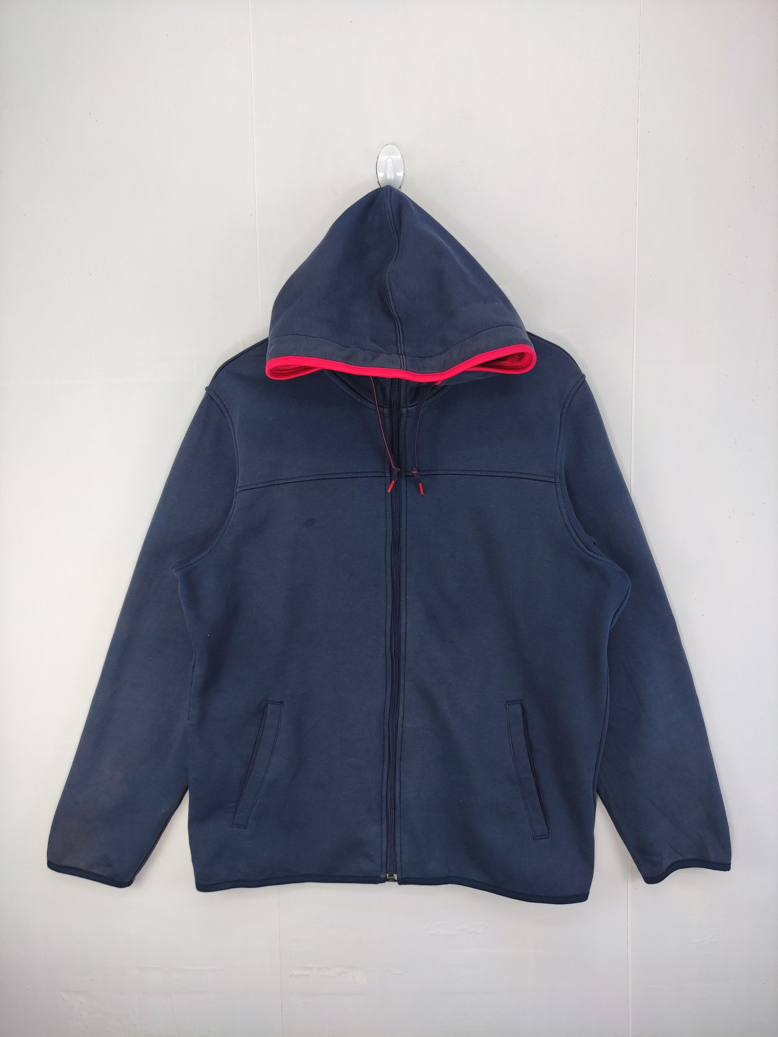 image of Vintage Uniqlo Minimalist Pull Over Sweater Hoodie Zipper, Men's (Size Medium)