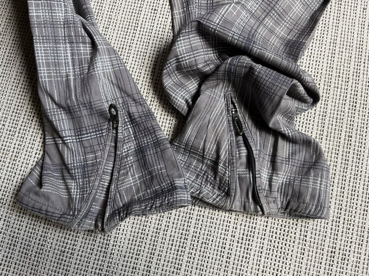 Oakley × Vintage Oakley pants all over script print trompe L’oeil lookalike Size US 30 / EU 46 - 12 Thumbnail