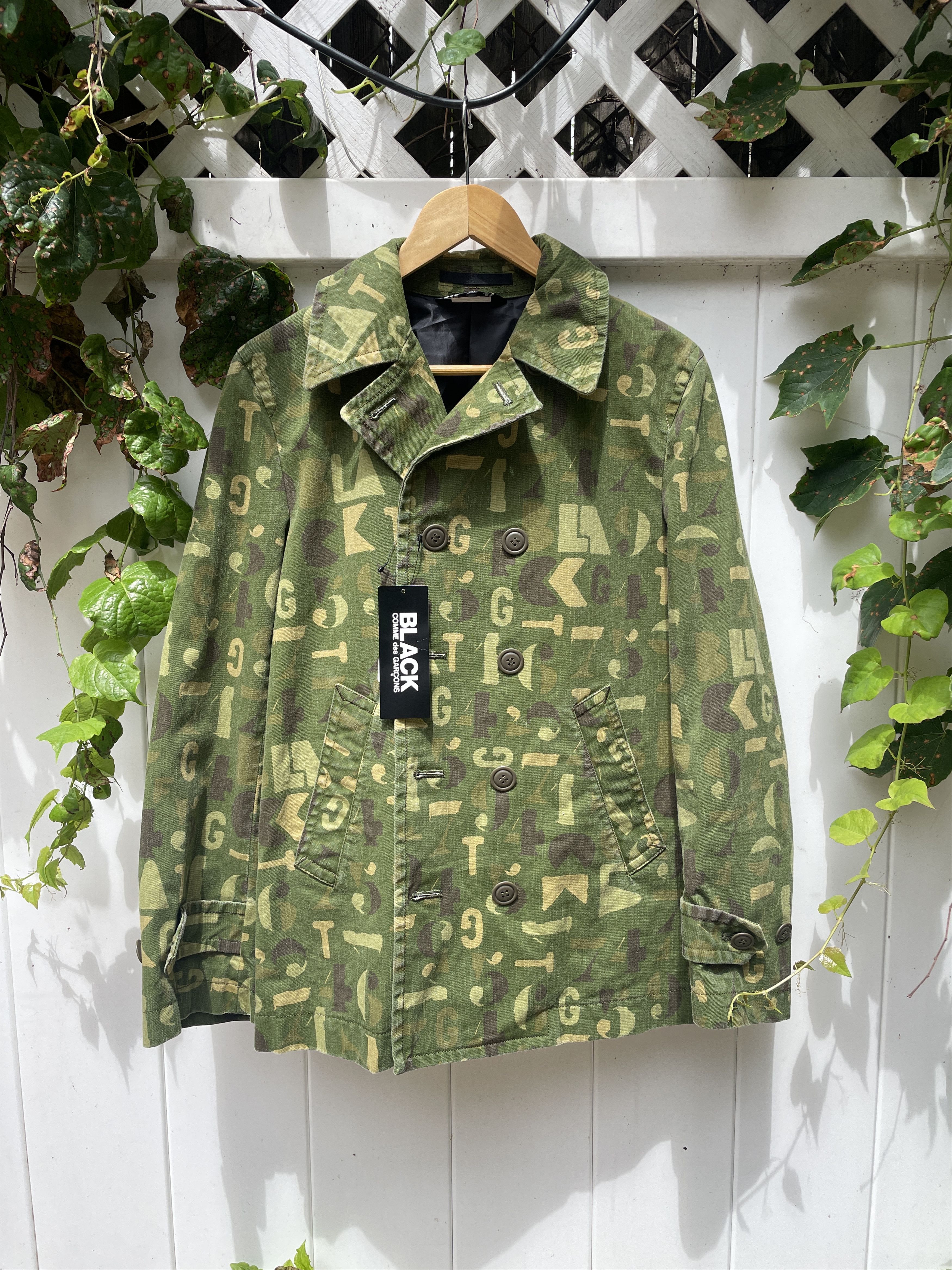 Comme des Garcons Comme des Garcons Black Camo Letter Canvas Coat M Size US M / EU 48-50 / 2 - 1 Thumbnail