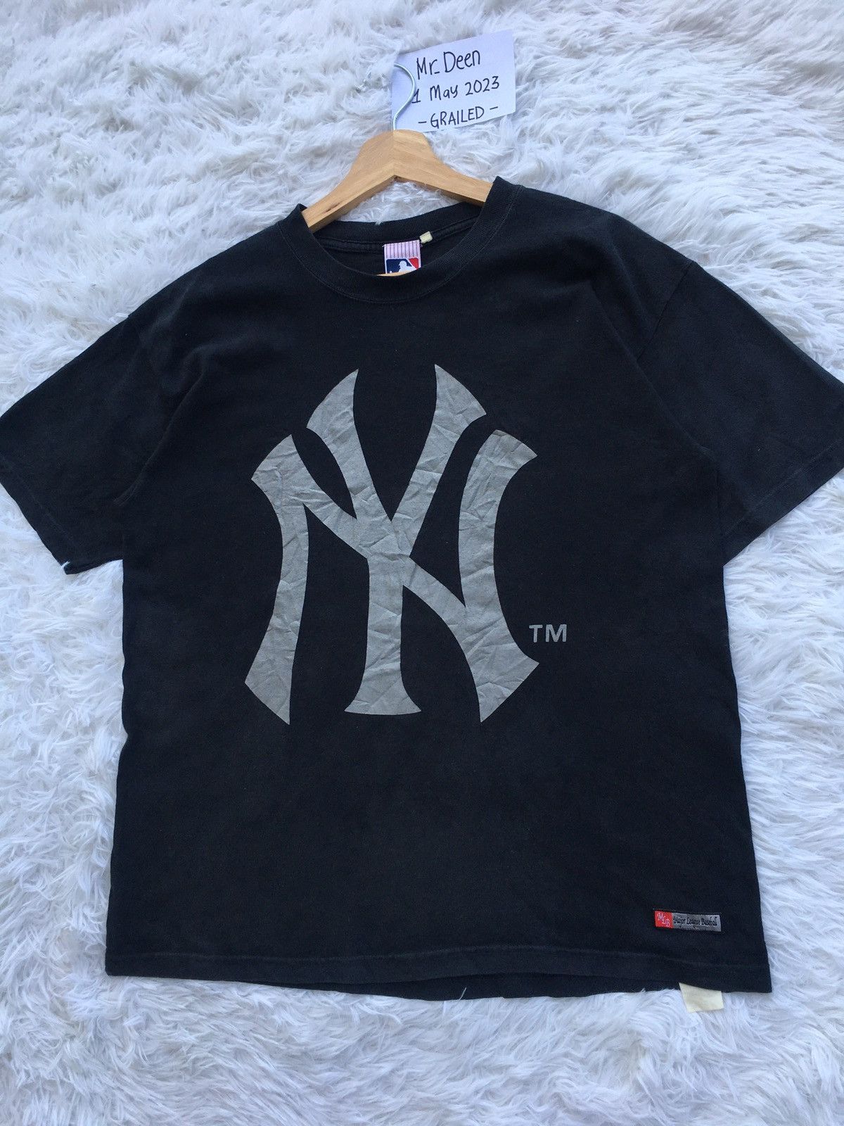 New York Yankees Rare Vintage New York Yankees Big Logo Tshirt Size US L / EU 52-54 / 3 - 3 Thumbnail