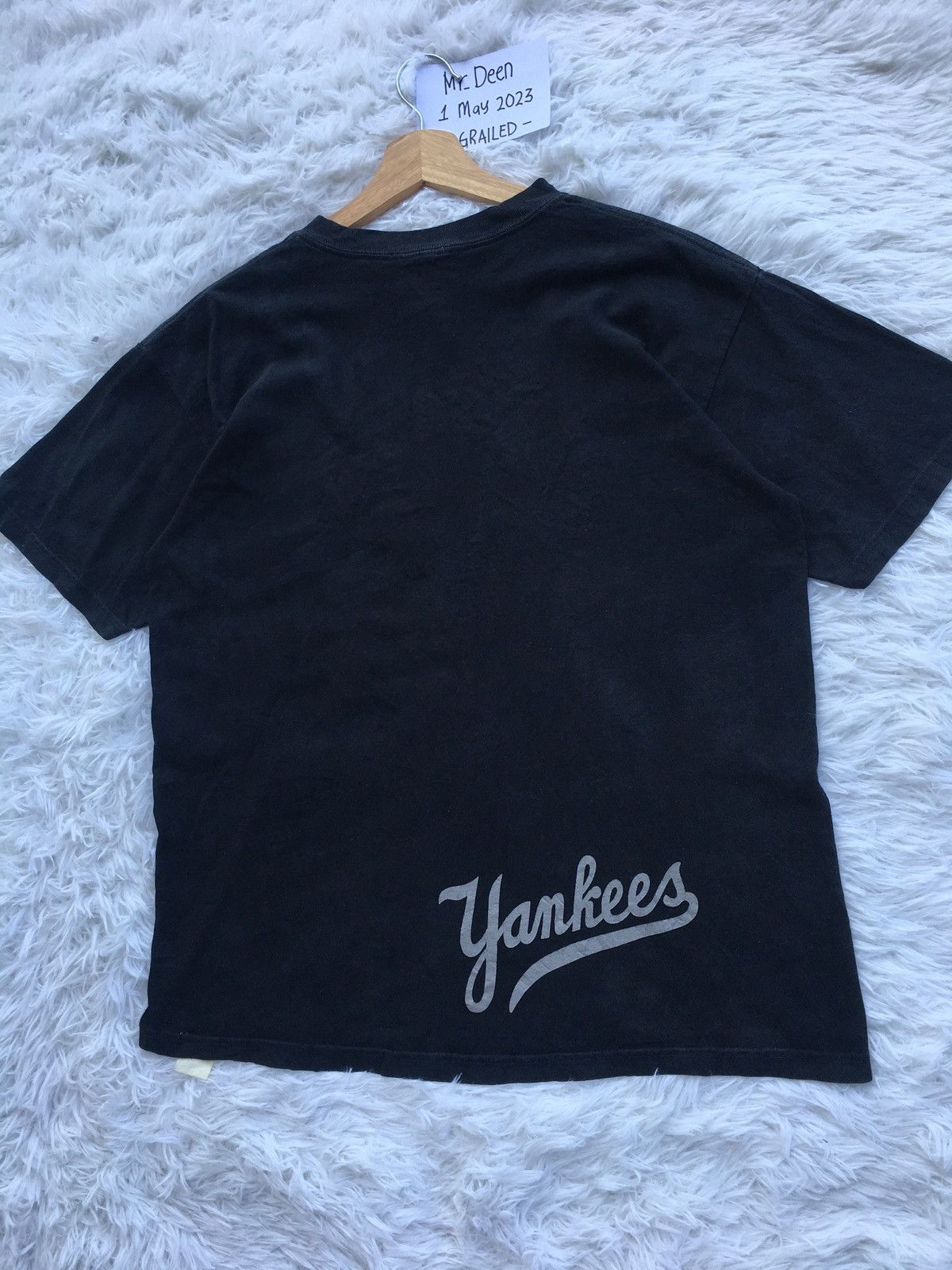 New York Yankees Rare Vintage New York Yankees Big Logo Tshirt Size US L / EU 52-54 / 3 - 15 Thumbnail