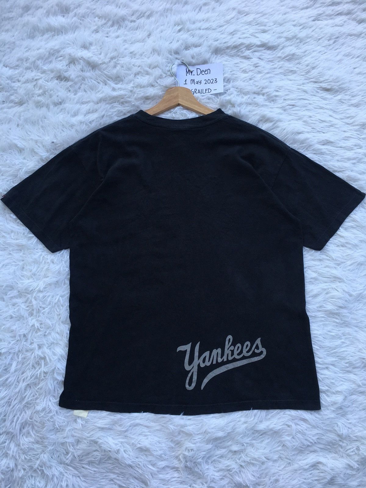 New York Yankees Rare Vintage New York Yankees Big Logo Tshirt Size US L / EU 52-54 / 3 - 13 Thumbnail
