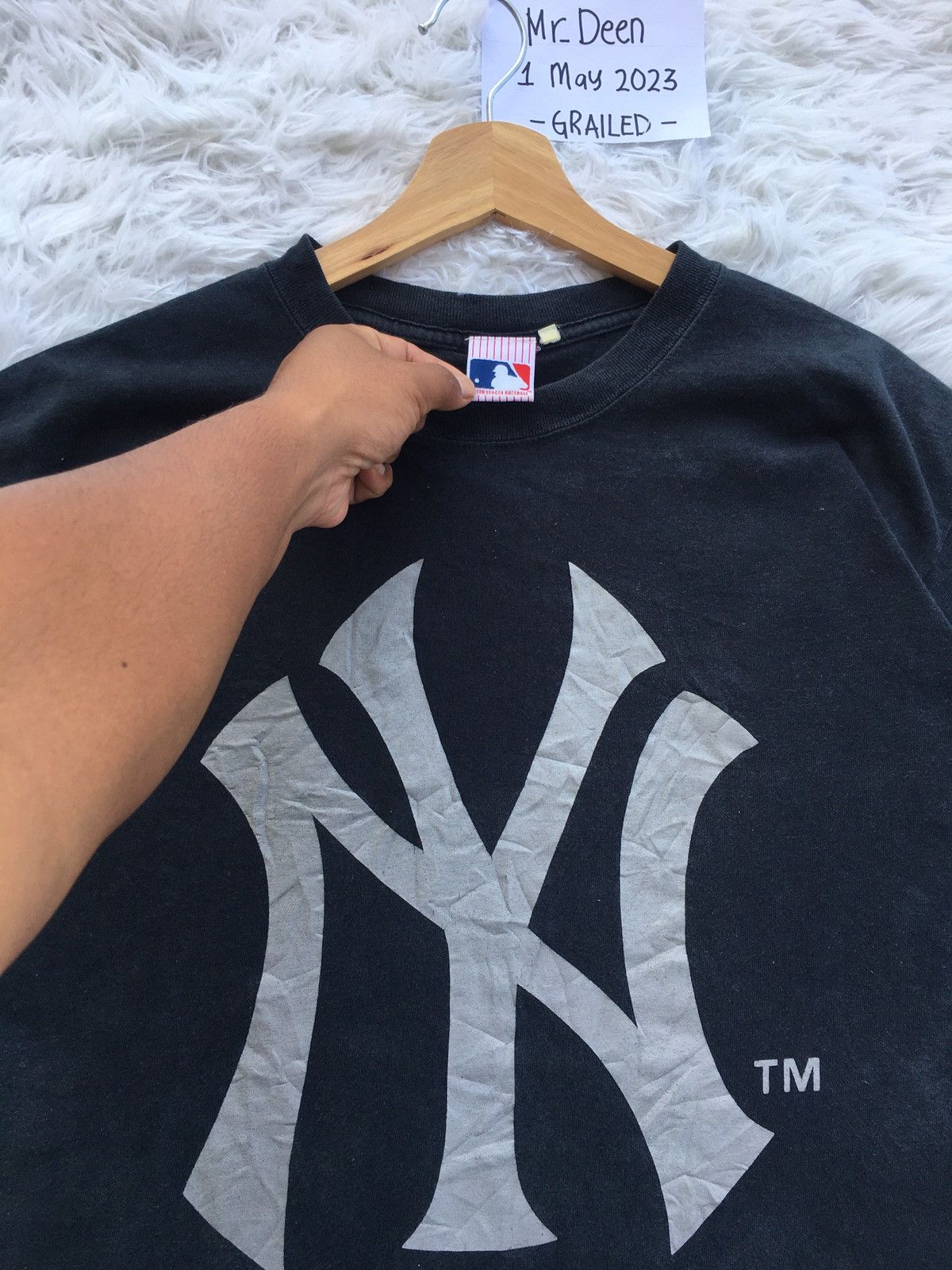 New York Yankees Rare Vintage New York Yankees Big Logo Tshirt Size US L / EU 52-54 / 3 - 6 Thumbnail