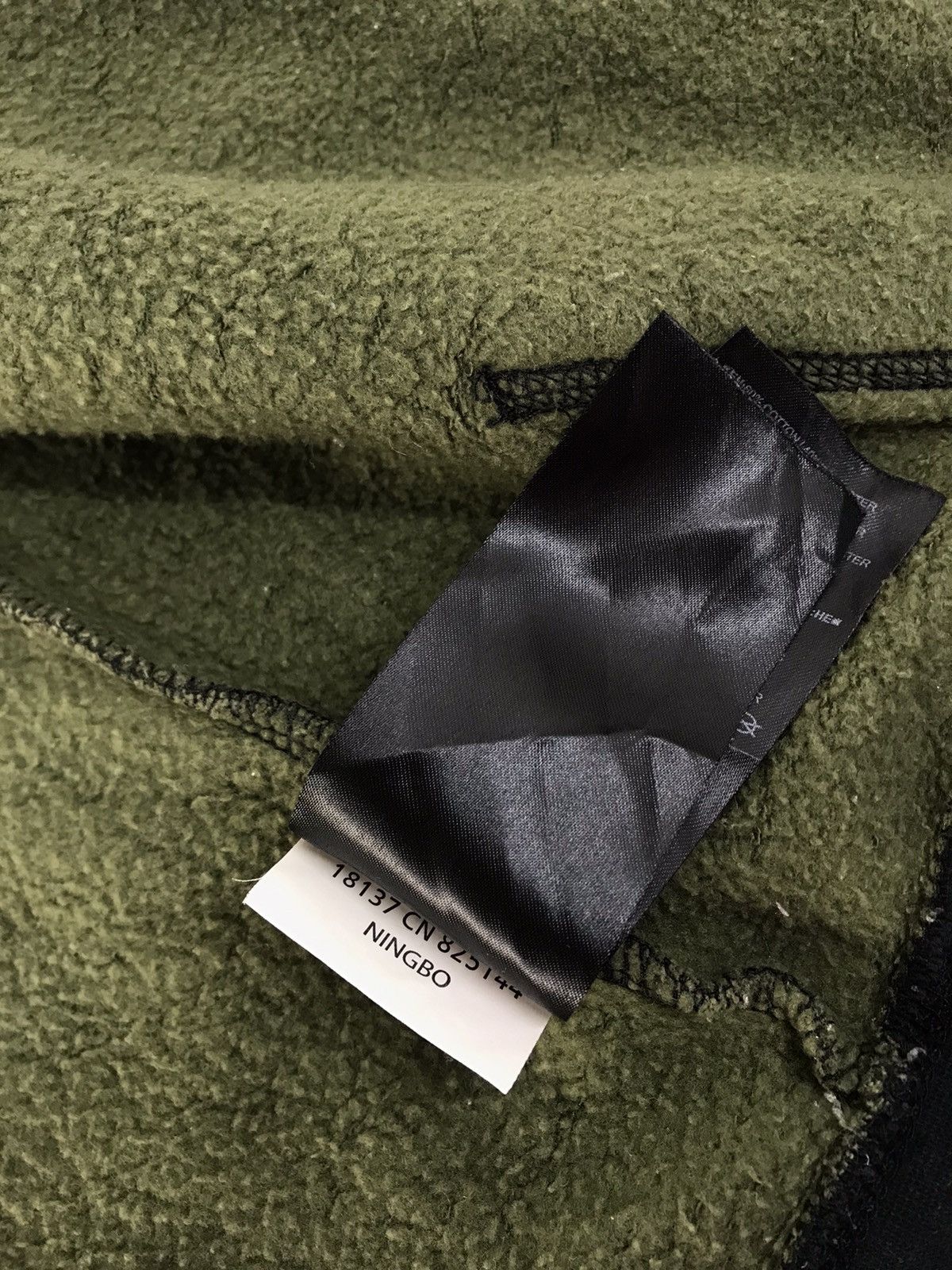Burton Burton Green Camo Hoodies Full Zip Spell Out Big Logo Design Size US XL / EU 56 / 4 - 10 Thumbnail