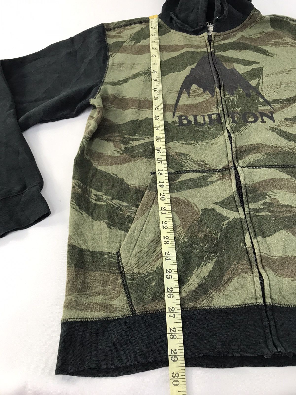 Burton Burton Green Camo Hoodies Full Zip Spell Out Big Logo Design Size US XL / EU 56 / 4 - 13 Thumbnail