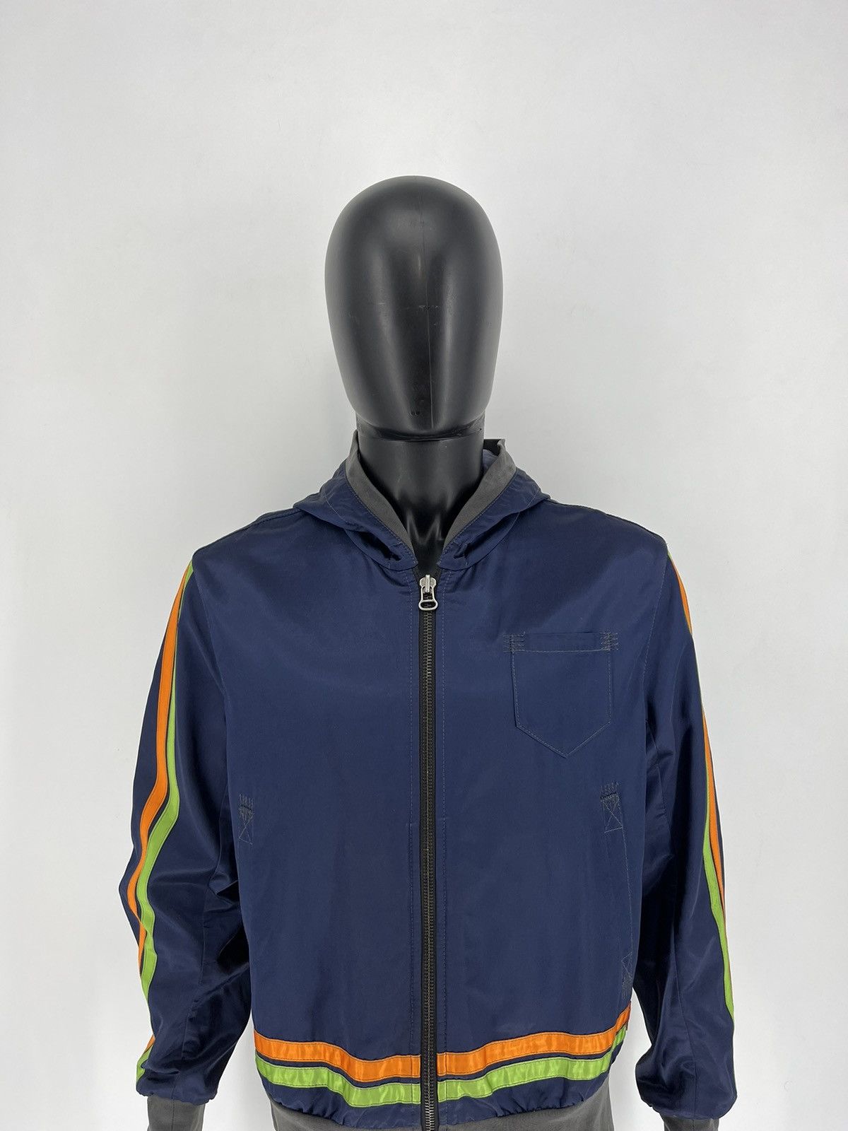 Hugo Boss × Vintage Vintage 90s Hugo Boss Light Jackets streetwear Style Size US S / EU 44-46 / 1 - 1 Thumbnail