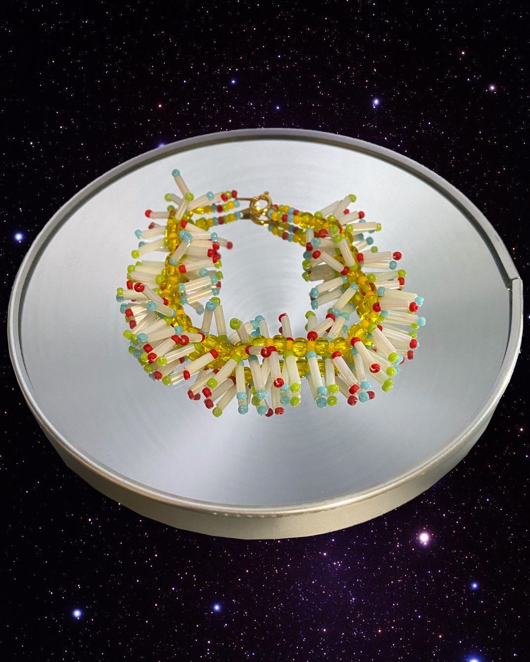 Vintage WHITE BEADED SEA CORAL FUNKY BRACELET Size ONE SIZE - 3 Thumbnail