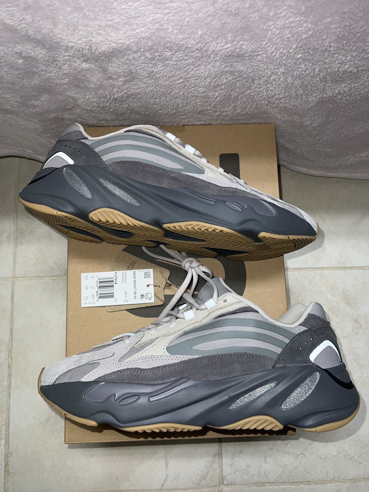 Adidas Yeezy Boost 700 V2 | Grailed