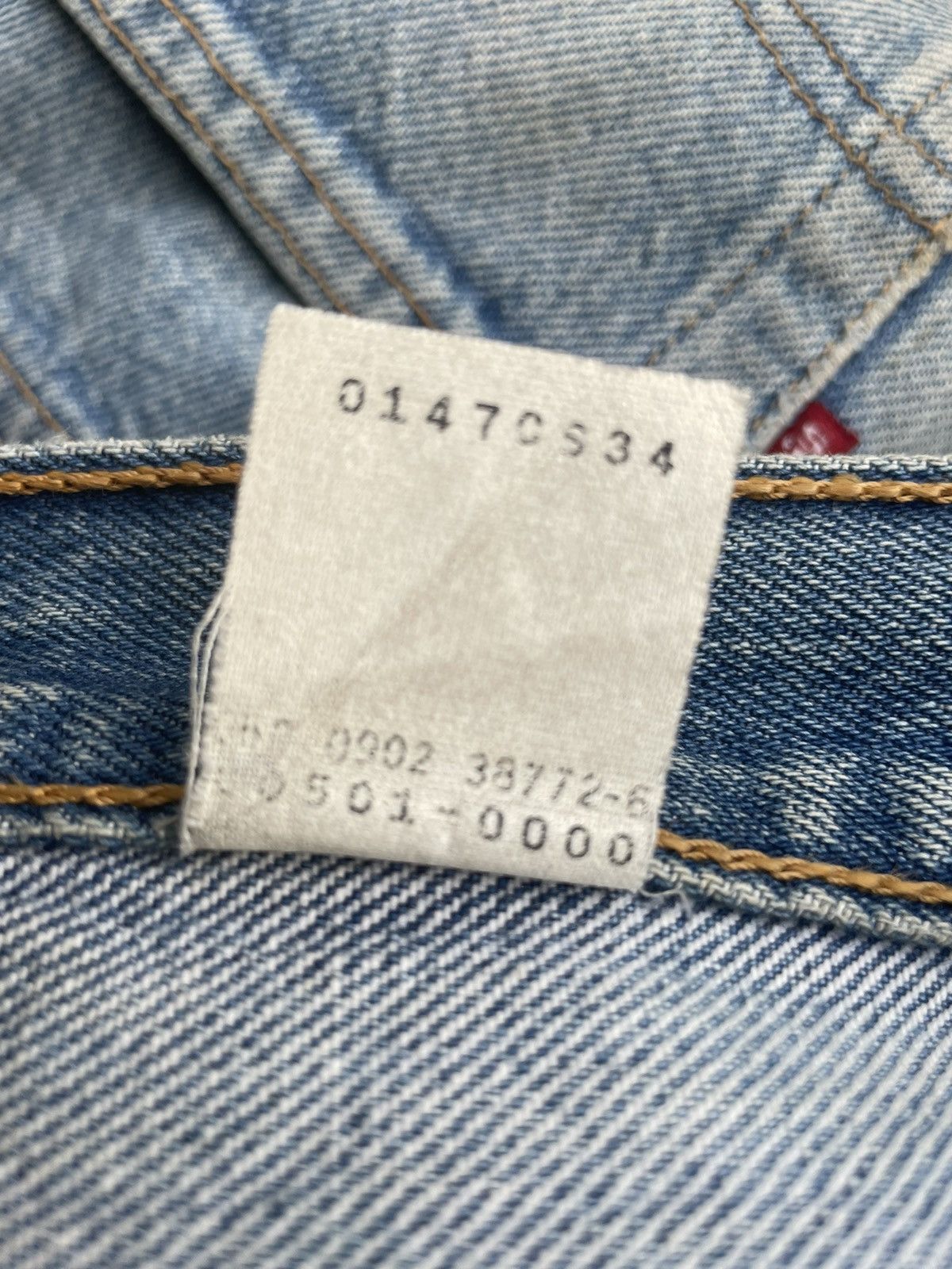 Levi's × Vintage Vintage Levi’s 501 e 2002 Columbia Aging Faded Wash Denim Size US 33 - 17 Thumbnail