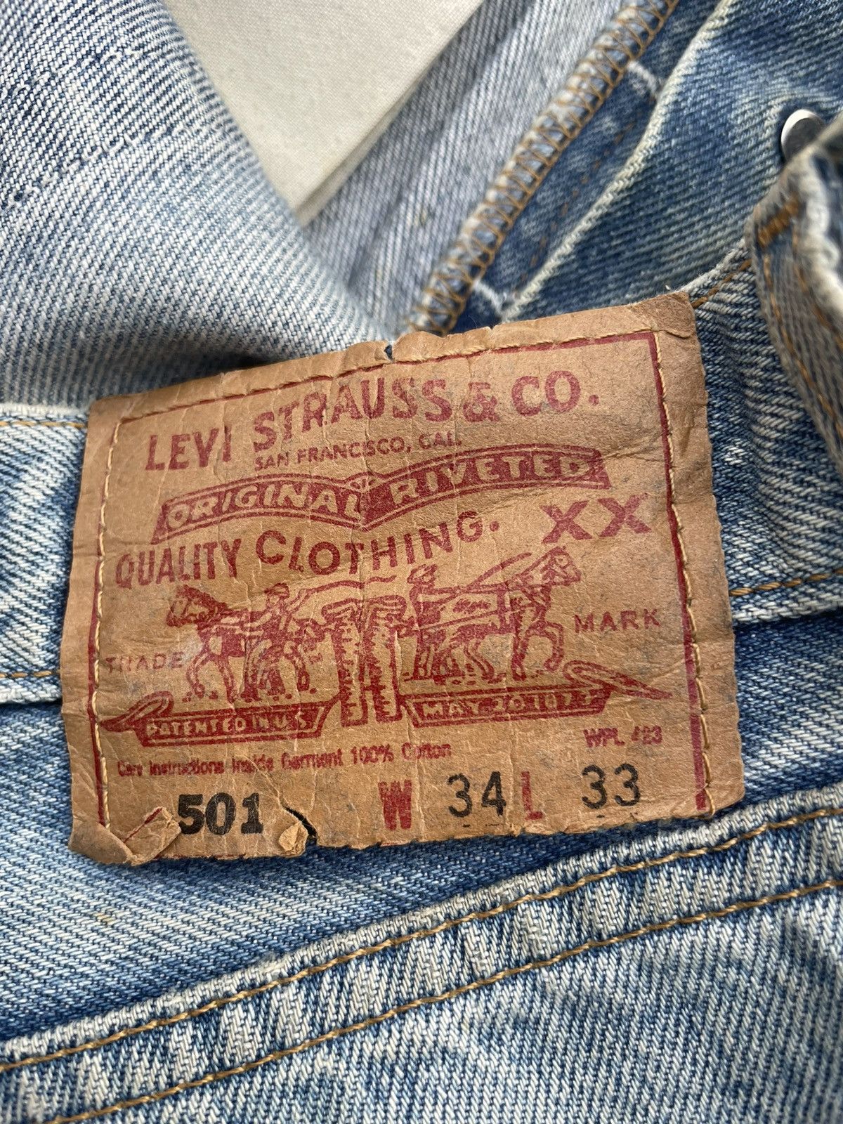 Levi's × Vintage Vintage Levi’s 501 e 2002 Columbia Aging Faded Wash Denim Size US 33 - 15 Thumbnail