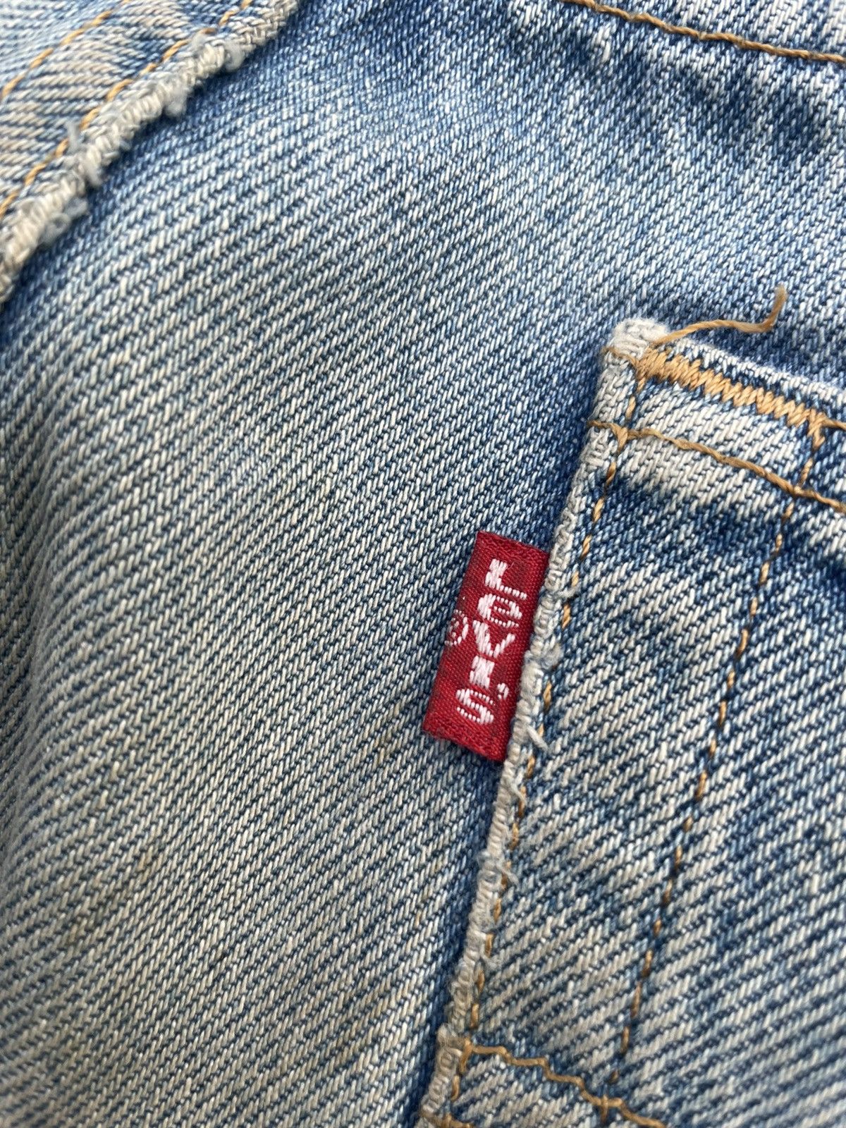 Levi's × Vintage Vintage Levi’s 501 e 2002 Columbia Aging Faded Wash Denim Size US 33 - 16 Thumbnail