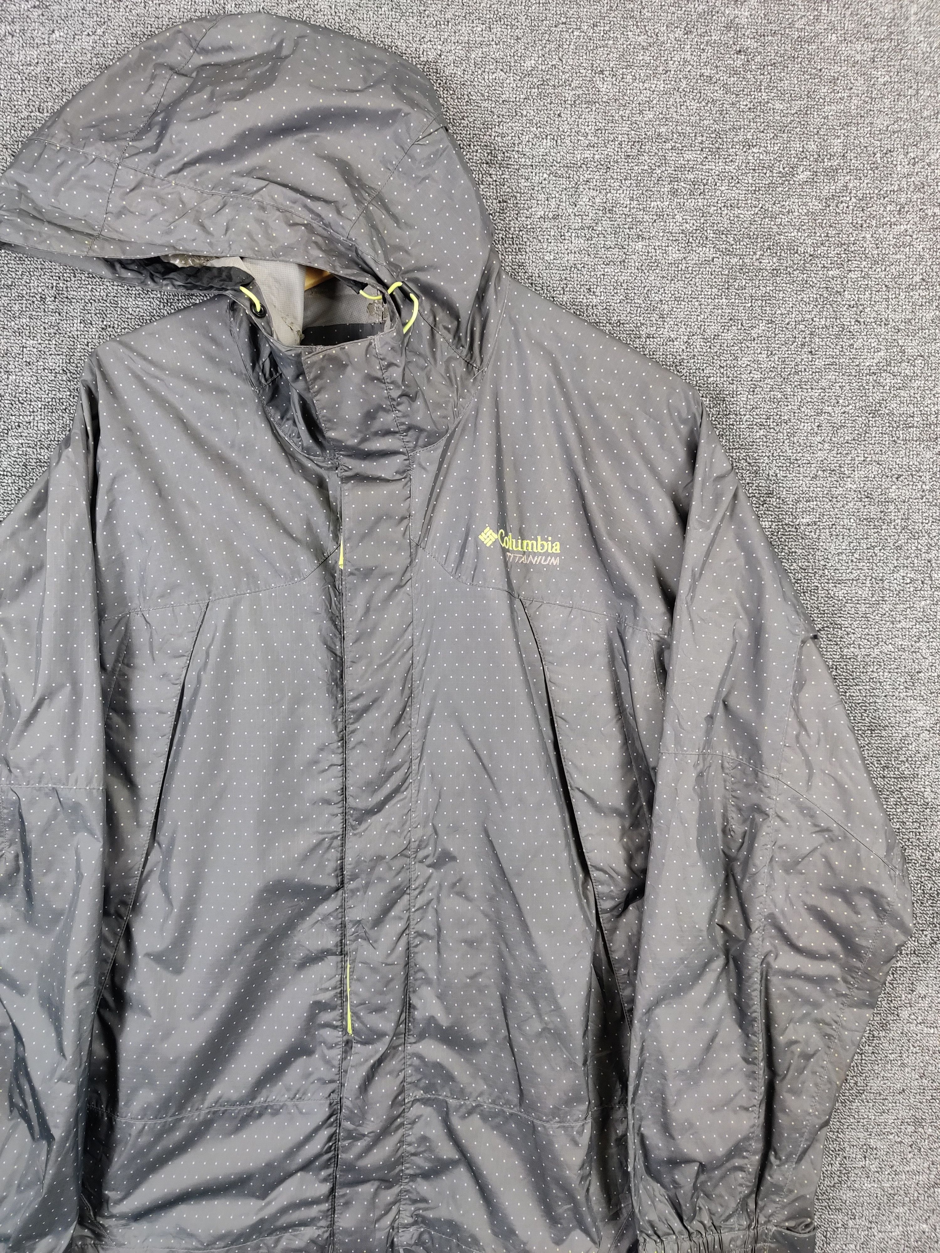 Columbia Vintage Columbia Titanium Windbreaker Jacket Size US M / EU 48-50 / 2 - 6 Thumbnail