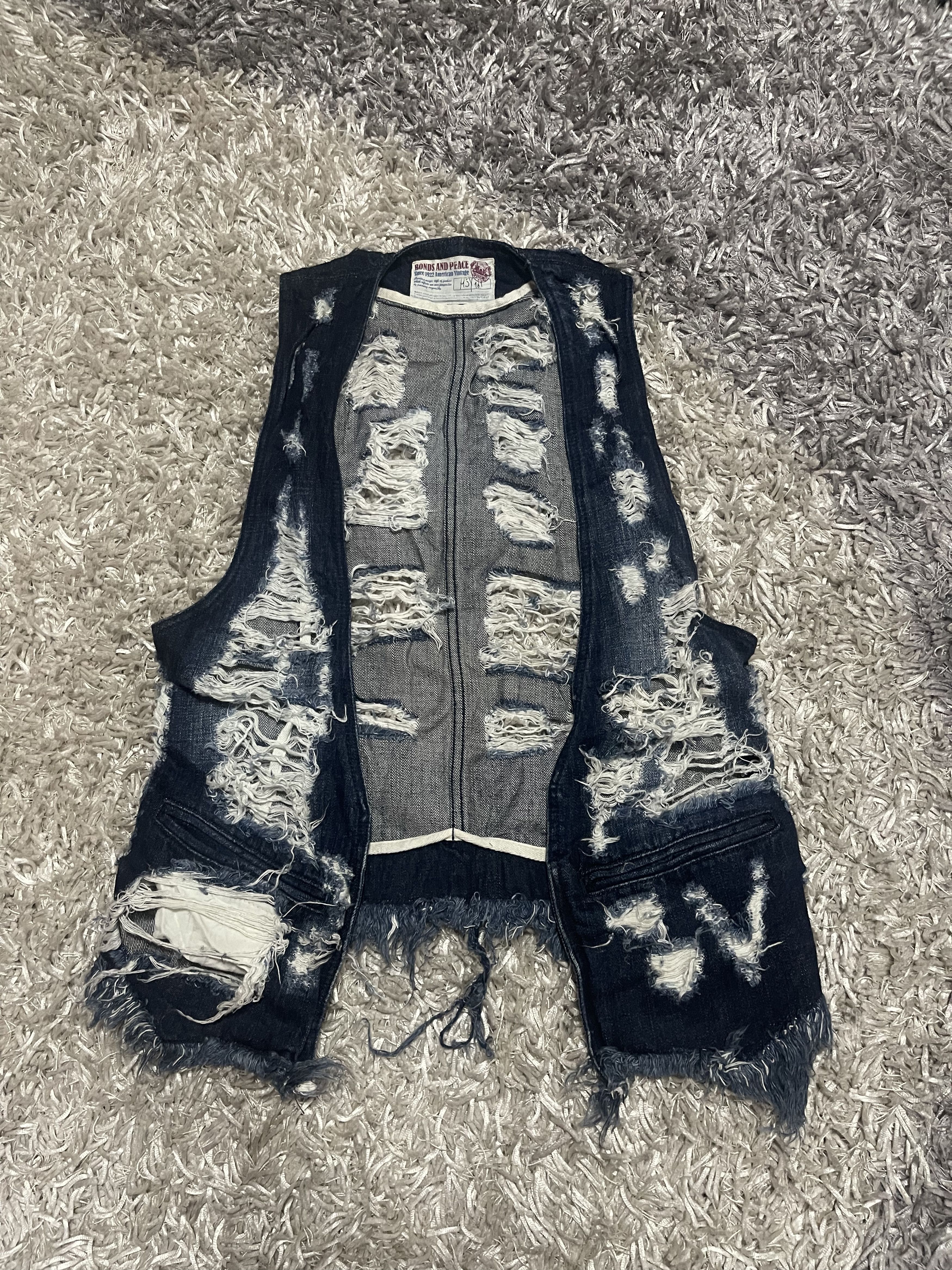 Japanese Brand 🔥VERRY2 RARE🔥BONDS AND PEACE VEST DISTRESSED JAPAN Size US L / EU 52-54 / 3 - 1 Thumbnail