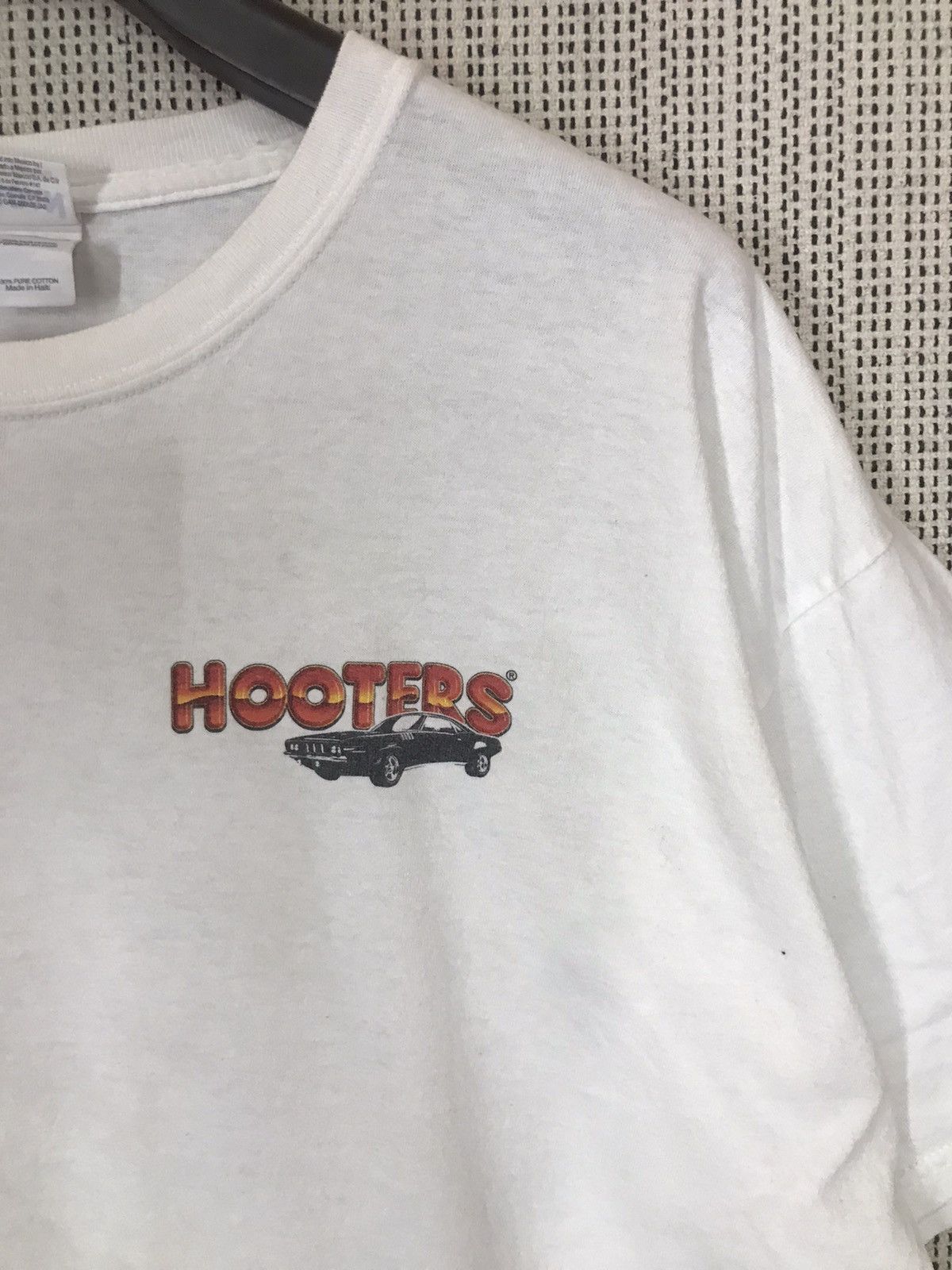 Gear for Sports ‼️VINTAGE HOOTERS SEXY GIRL TSHIRT ‼️ Size US XL / EU 56 / 4 - 3 Thumbnail