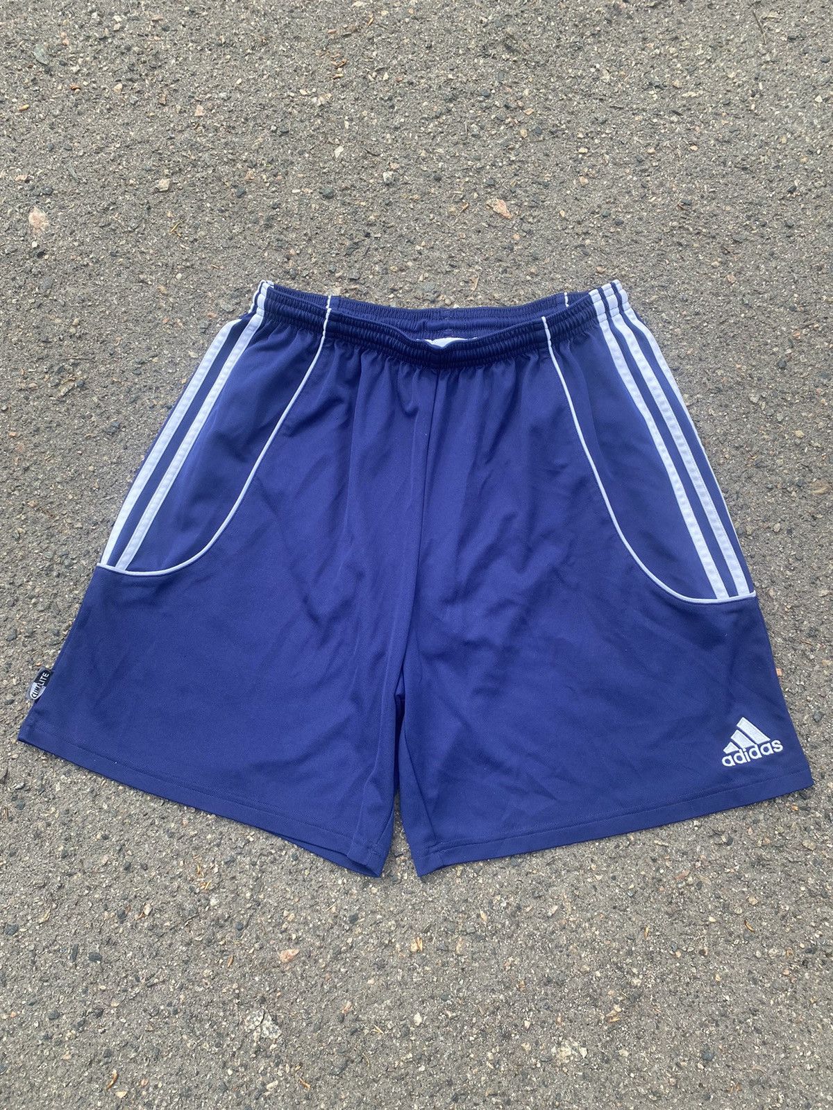 Adidas Vintage Adidas shorts streetwear y2k casual style size XL Size US 36 / EU 52 - 1 Thumbnail