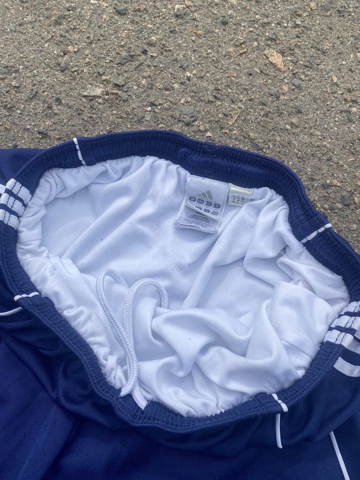 Adidas Vintage Adidas shorts streetwear y2k casual style size XL Size US 36 / EU 52 - 4 Thumbnail