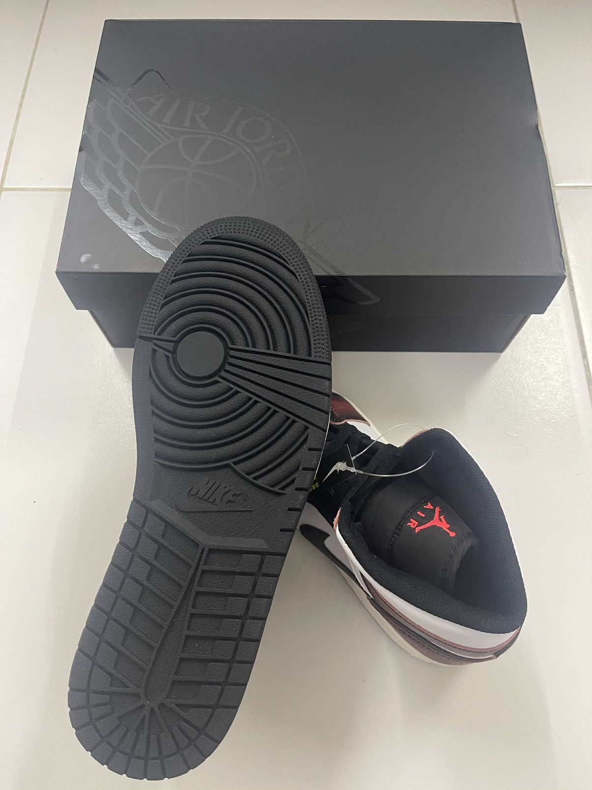 Jordan Brand AIR JORDAN 1 Mid Wear Away AJ1 Nike Size US 9 / EU 42 - 6 Thumbnail