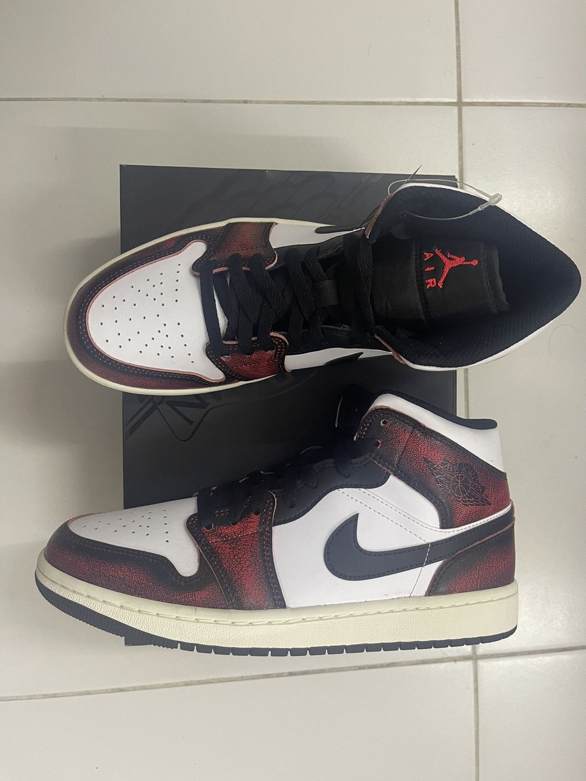 Jordan Brand AIR JORDAN 1 Mid Wear Away AJ1 Nike Size US 9 / EU 42 - 2 Thumbnail
