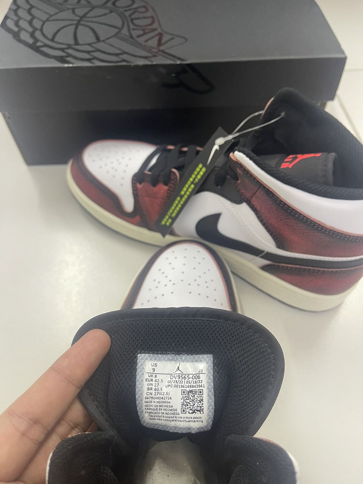 Jordan Brand AIR JORDAN 1 Mid Wear Away AJ1 Nike Size US 9 / EU 42 - 7 Thumbnail