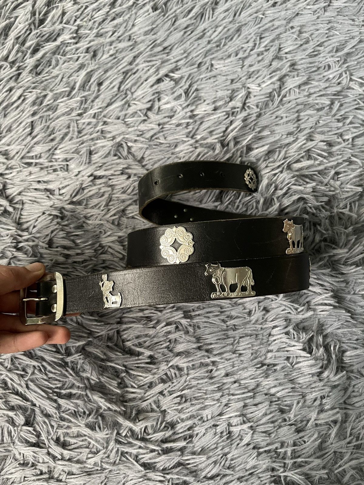Etro × Vintage Etro 90s vintage metallic cows logo leather belt 110cm Size 34 - 1 Thumbnail