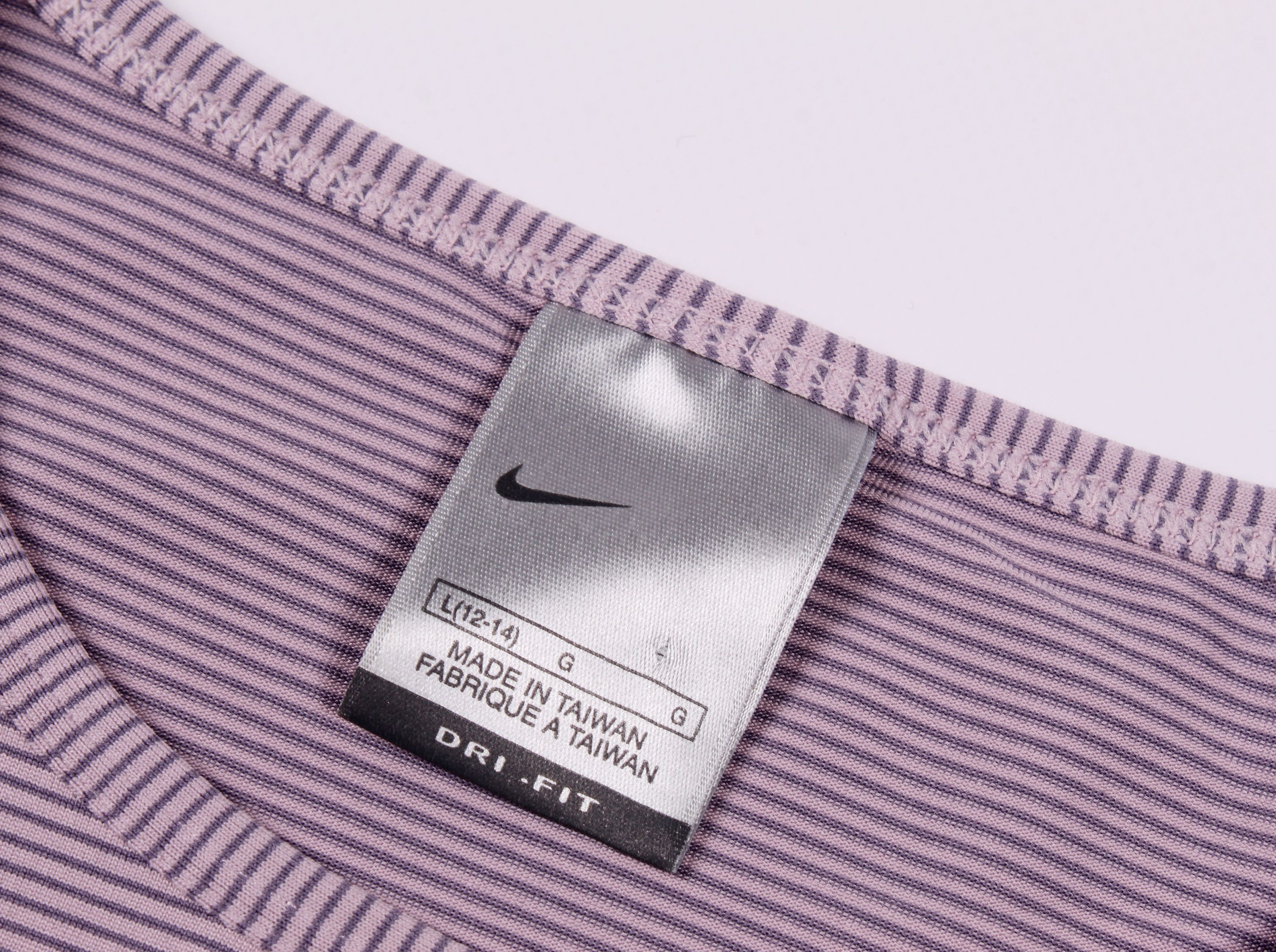 Nike Vintage Nike Striped Pastel T-shirt Top Size L / US 10 / IT 46 - 5 Thumbnail