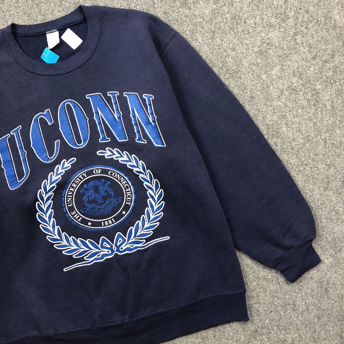 Vintage Vintage 80s University Of Connecticut Sweatshirt Size US L / EU 52-54 / 3 - 4 Thumbnail