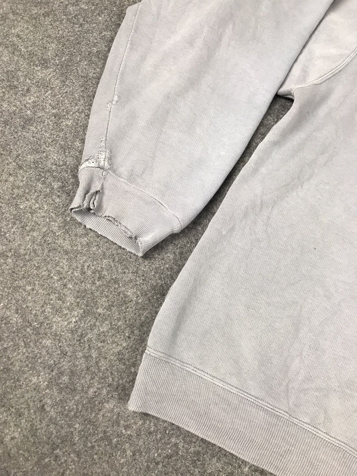 Quiksilver Vintage Quiksilver distressed sweatshirt Size US L / EU 52-54 / 3 - 12 Thumbnail