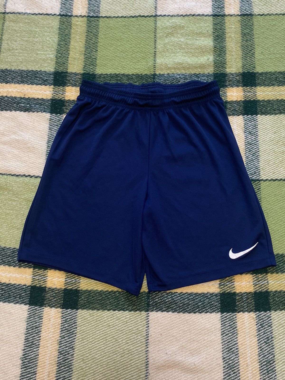 Nike Vintage Nike shorts streetwear swoosh casual y2k size L Size US 34 / EU 50 - 1 Thumbnail