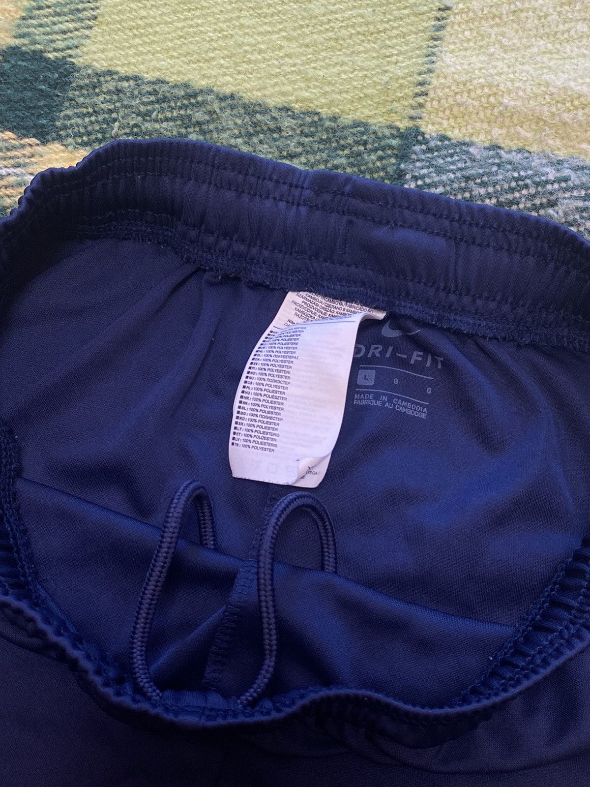 Nike Vintage Nike shorts streetwear swoosh casual y2k size L Size US 34 / EU 50 - 3 Thumbnail