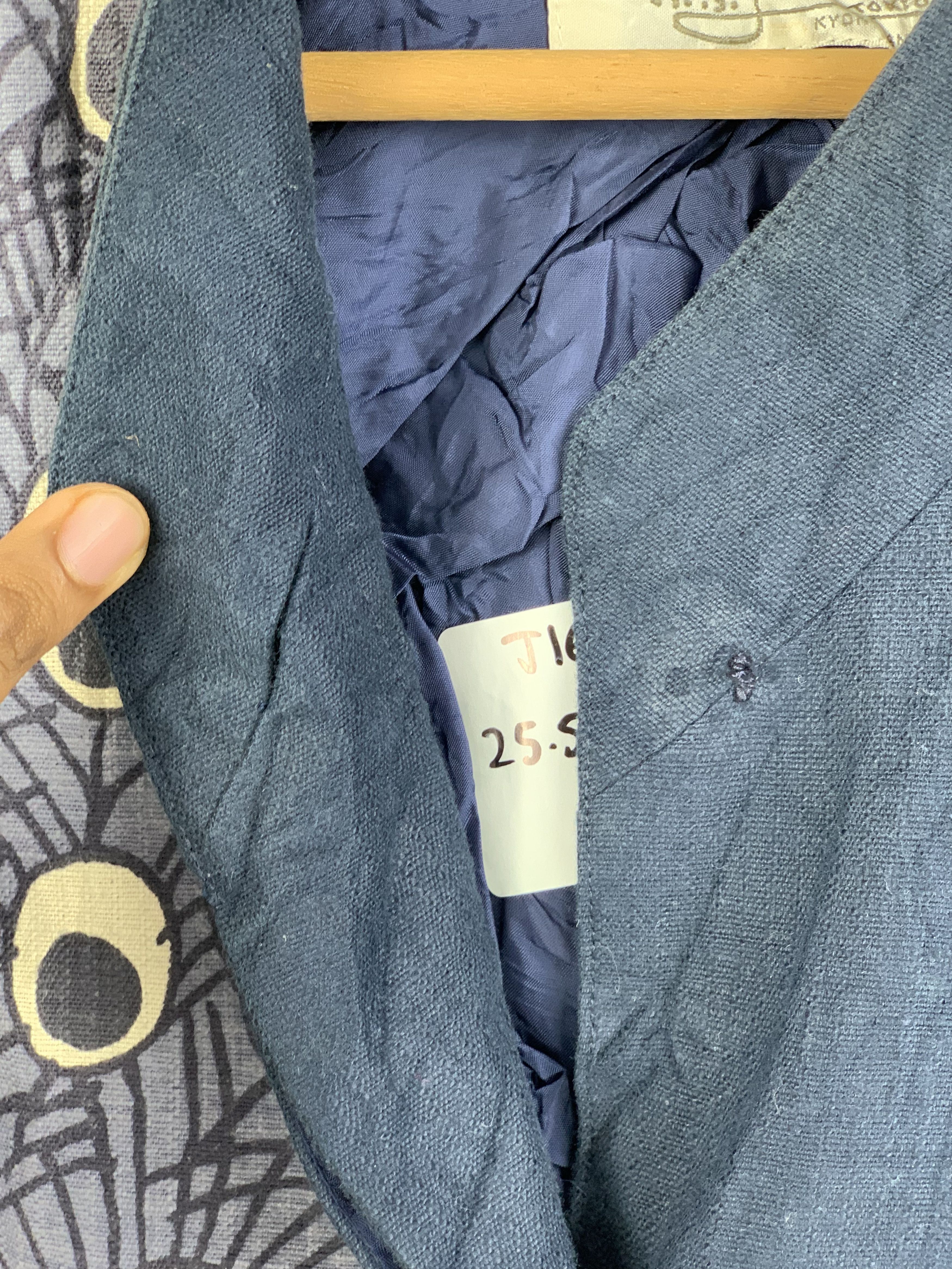 Japanese Brand Vintage Japanese Brand Peacock Design Kimono J1654 Size US L / EU 52-54 / 3 - 9 Thumbnail