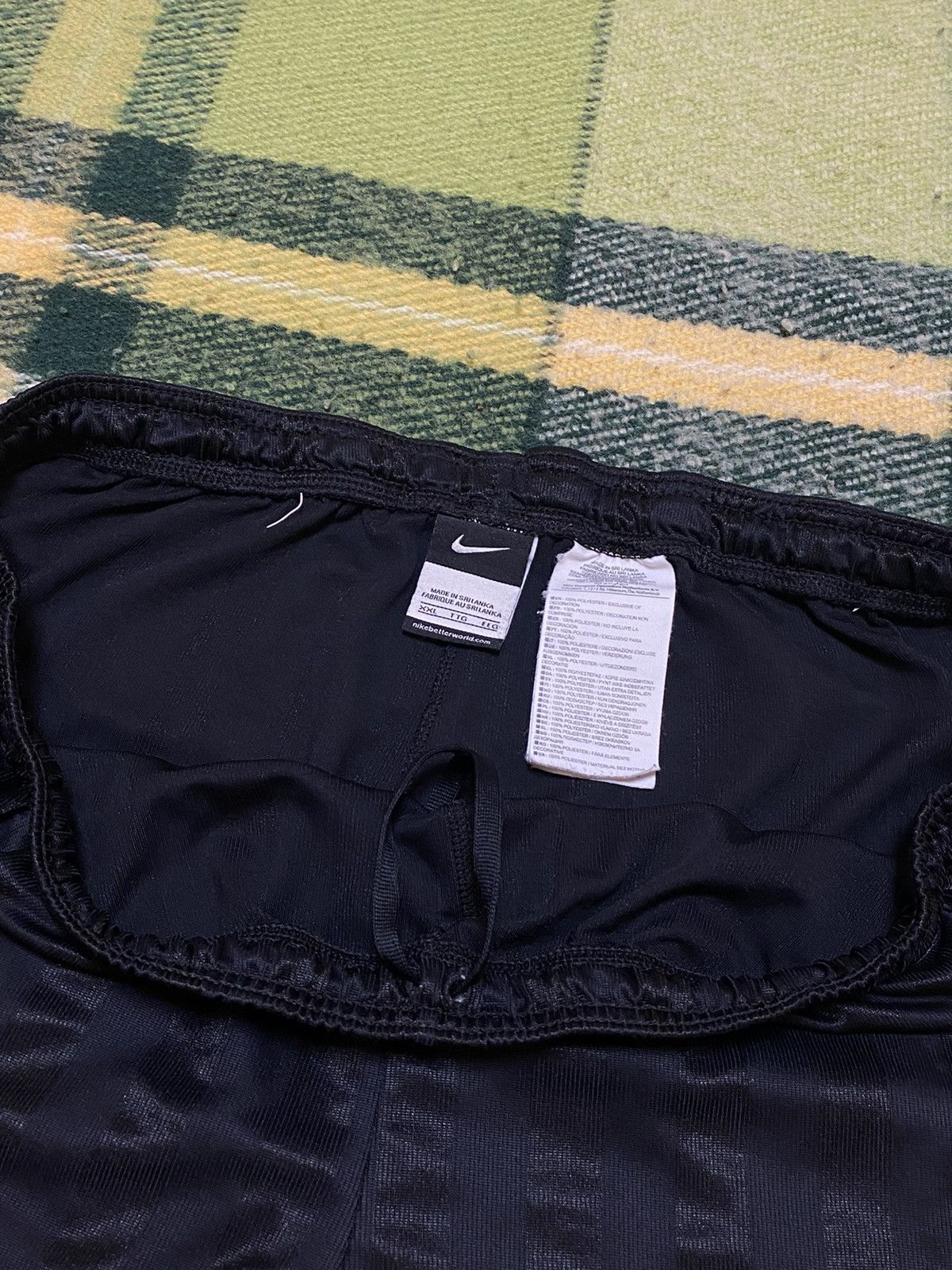 Nike Vintage Nike shorts streetwear swoosh casual y2k size XXL Size US 38 / EU 54 - 4 Thumbnail