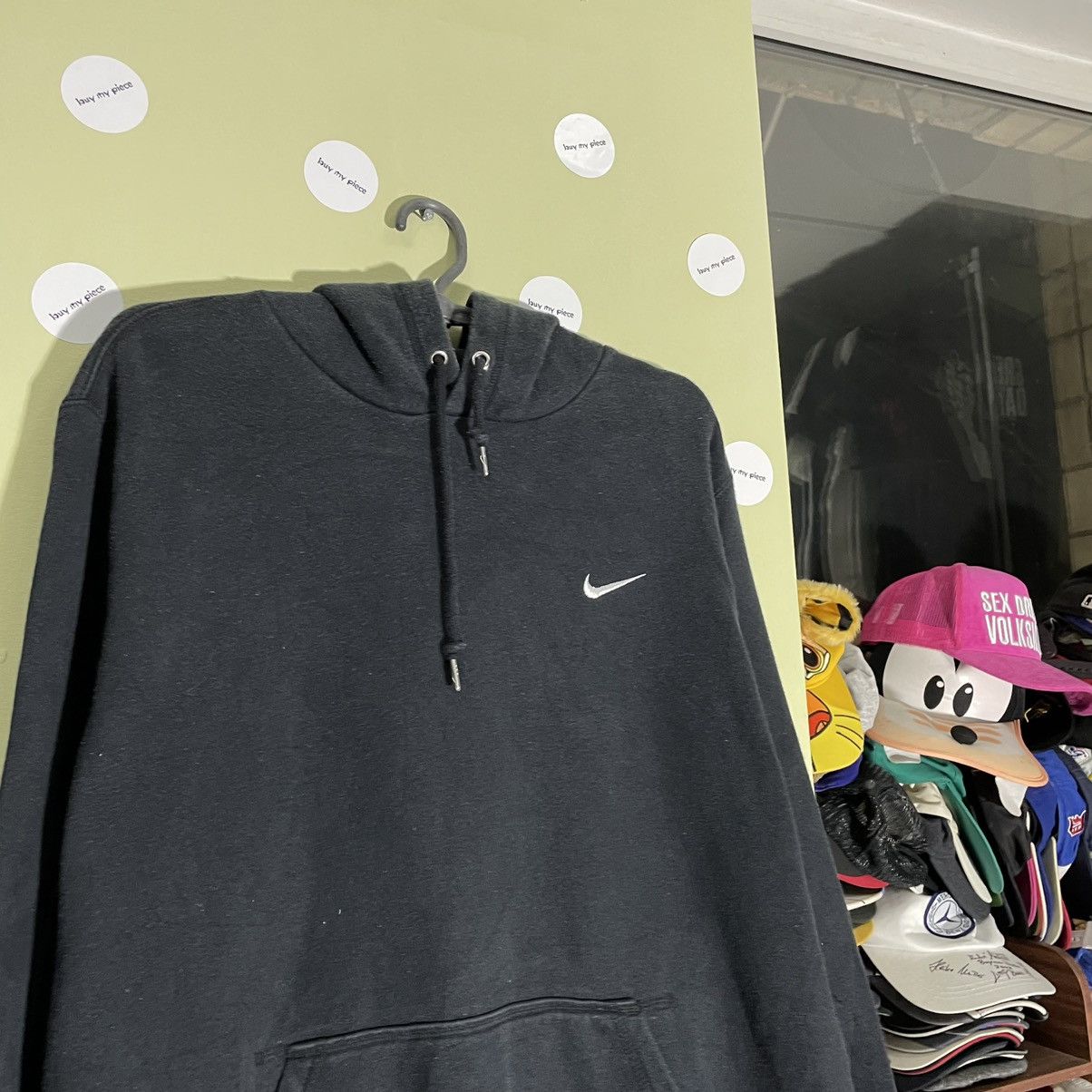 Vintage Vintage Nike Swoosh Hoodie Faded Black Oversized Streetwear Size US XL / EU 56 / 4 - 4 Thumbnail