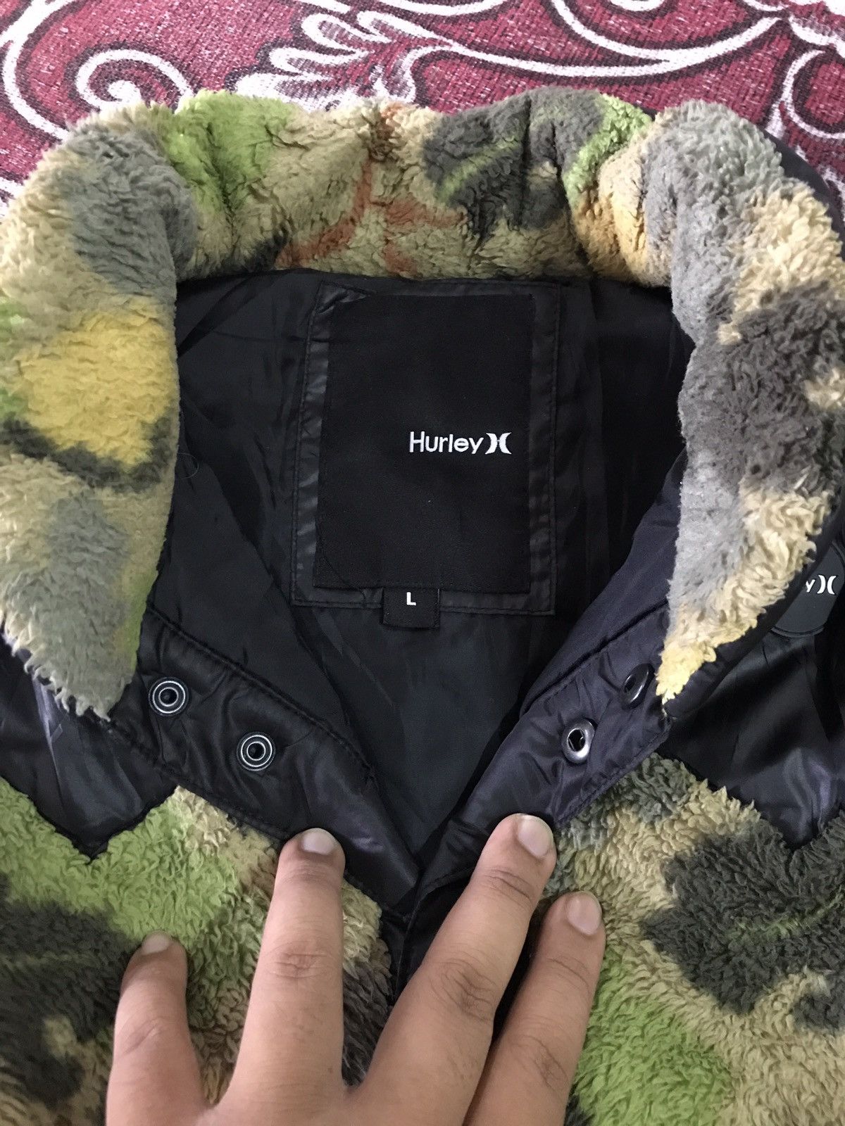 Hurley × Japanese Brand 🔥hot deals🔥Hurley vest Rare amo design Size US L / EU 52-54 / 3 - 7 Thumbnail