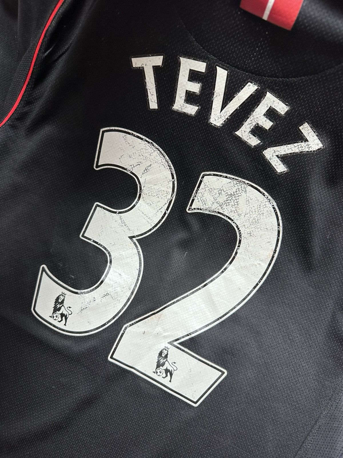 Nike × Vintage Vintage Soccer Jersey Manchester United size L 32 Tevez rare Size US L / EU 52-54 / 3 - 8 Thumbnail