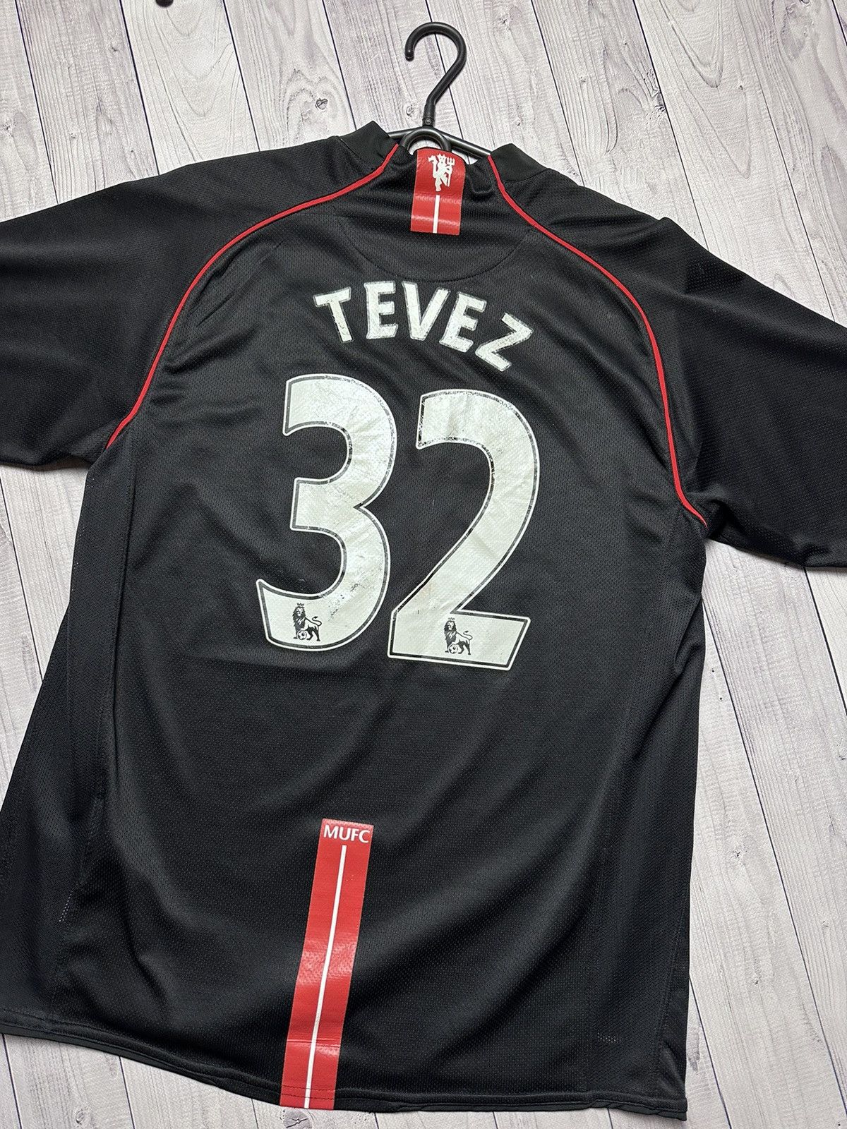Nike × Vintage Vintage Soccer Jersey Manchester United size L 32 Tevez rare Size US L / EU 52-54 / 3 - 7 Thumbnail
