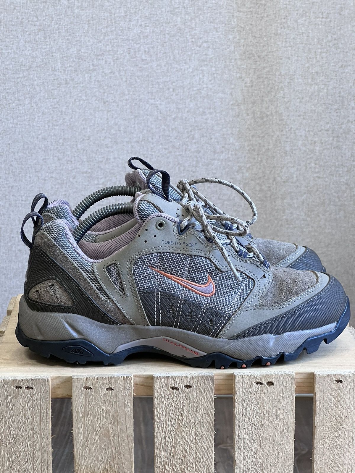image of Vintage Nike Acg Gore Tex Xcr Grey Hiking Boots Shoes, Men's (Size 7)