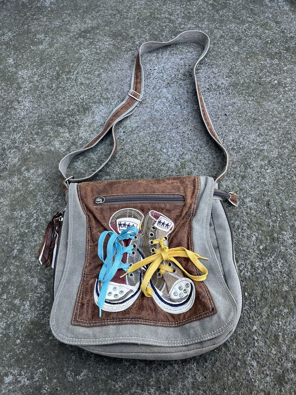 Avant Garde x Vintage Y2K Bag Messenger Sneakers With Laces Japanese in Green, Men's