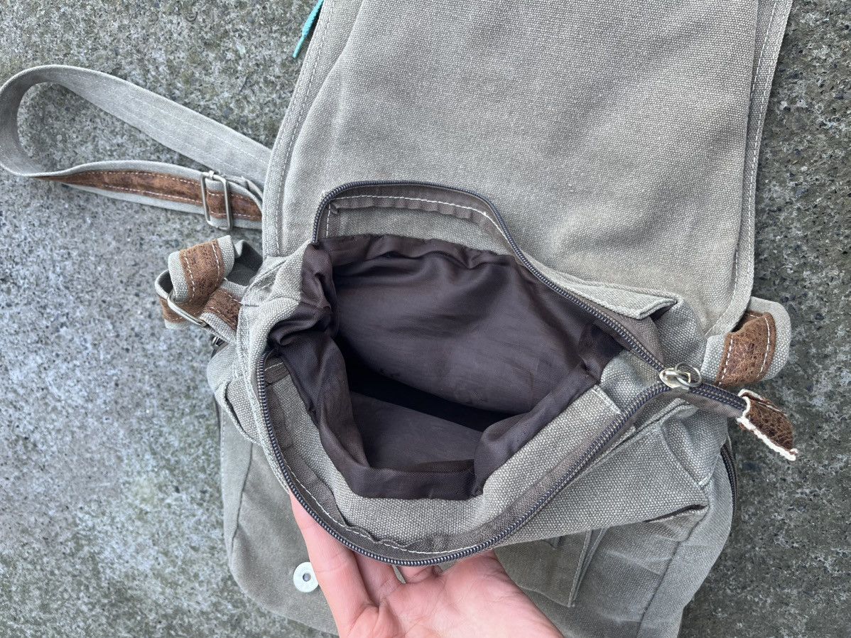 Japanese Brand Vintage Y2K Bag Messenger Sneakers with Laces Japanese Size ONE SIZE - 8 Thumbnail