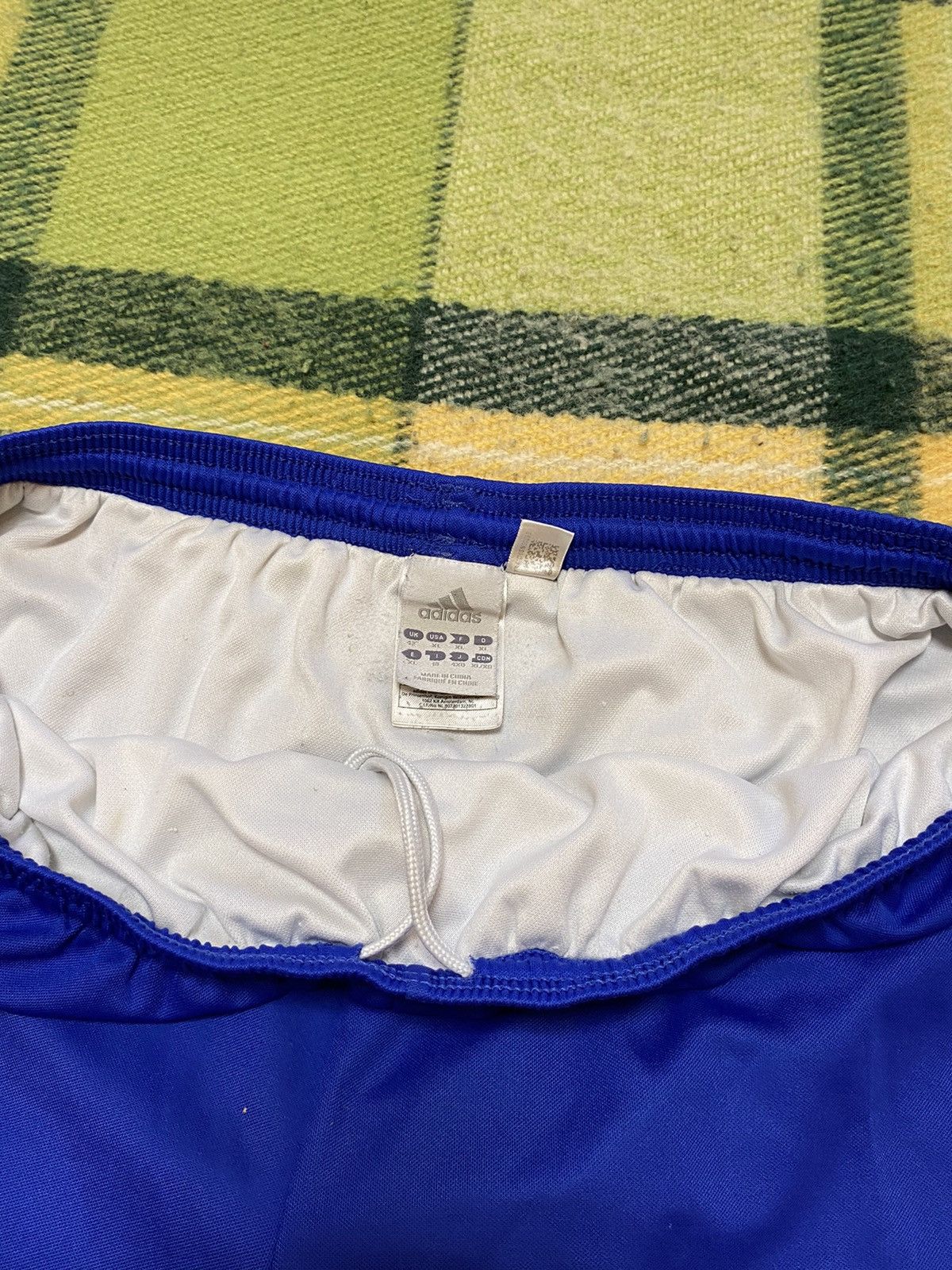Adidas Vintage Adidas shorts streetwear y2k casual style size XL Size US 36 / EU 52 - 5 Thumbnail