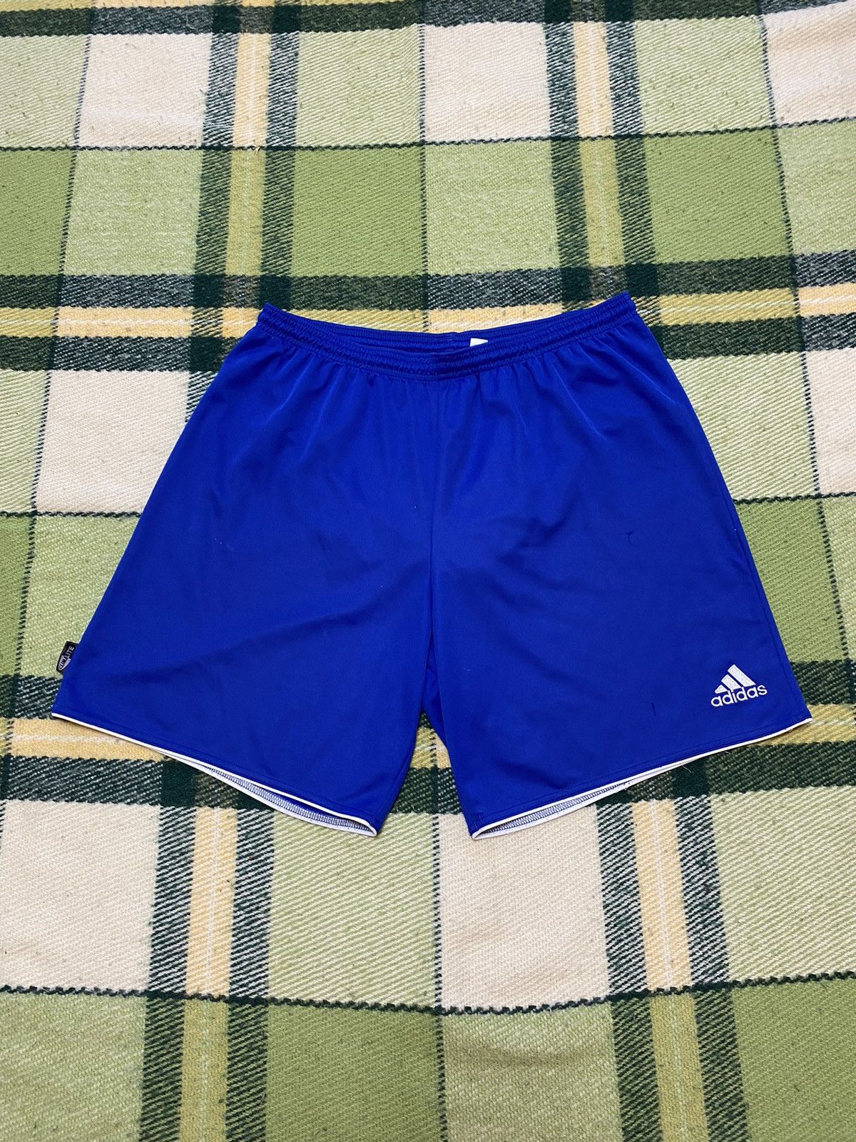 Adidas Vintage Adidas shorts streetwear y2k casual style size XL Size US 36 / EU 52 - 1 Thumbnail