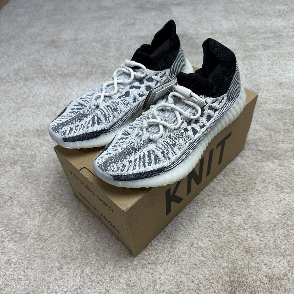 adidas gazelle silver green womens adidas Yeezy Boost 350 V2 Core Black Green
