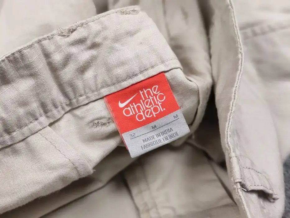 Nike Vintage Nike Cargo Casual Shorts Streetwear Travis Scott Size US 32 / EU 48 - 8 Thumbnail