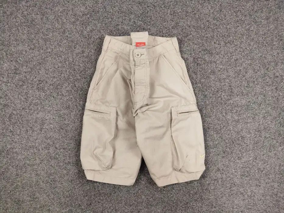 Nike Vintage Nike Cargo Casual Shorts Streetwear Travis Scott Size US 32 / EU 48 - 1 Thumbnail