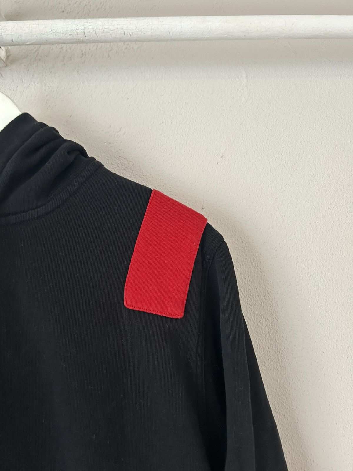 Givenchy Black Hoodie with Red Applications Size US S / EU 44-46 / 1 - 4 Thumbnail