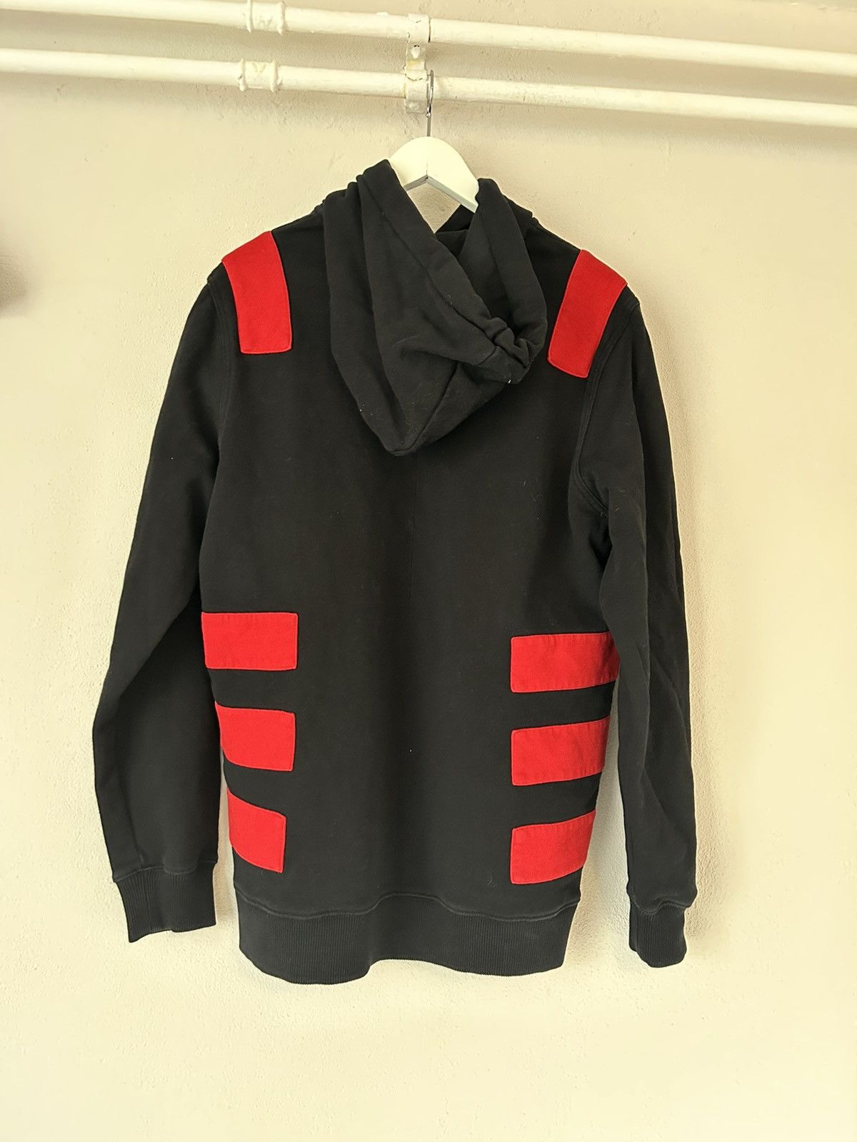 Givenchy Black Hoodie with Red Applications Size US S / EU 44-46 / 1 - 6 Thumbnail