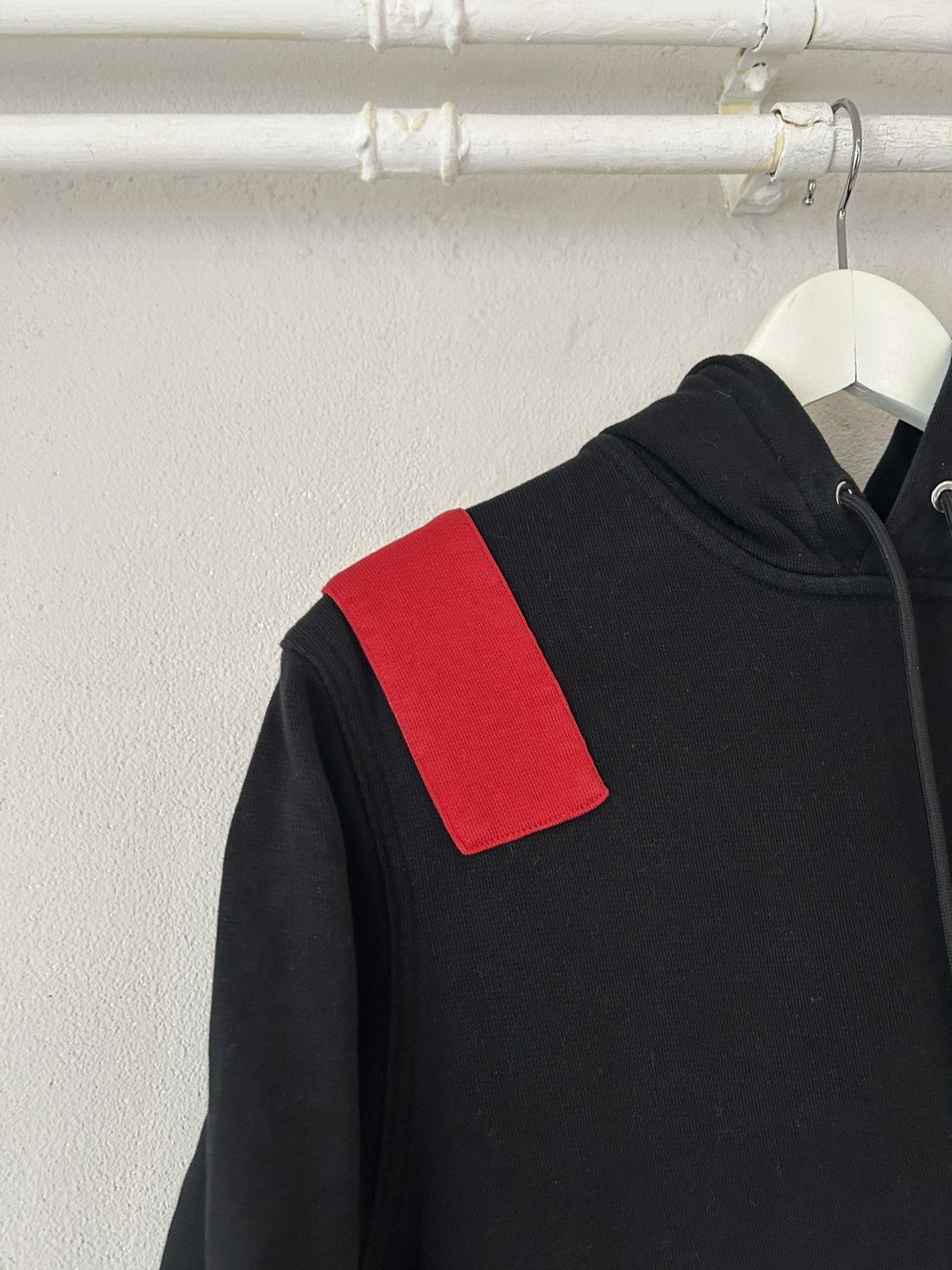 Givenchy Black Hoodie with Red Applications Size US S / EU 44-46 / 1 - 2 Thumbnail