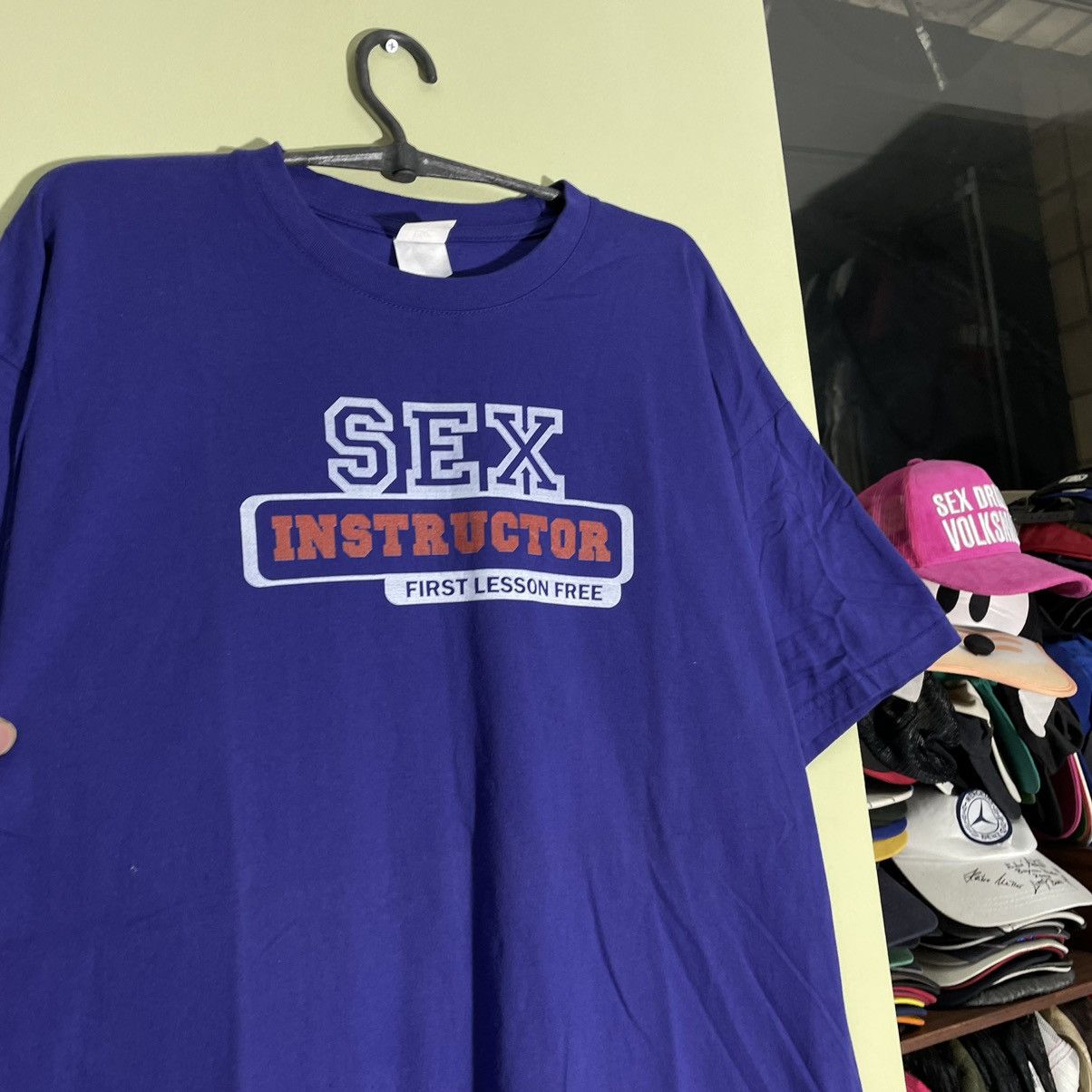 Vintage Vintage Y2K Graphic Tee Sex Instructor Humor Print Blue XXL Size US XXL / EU 58 / 5 - 1 Thumbnail