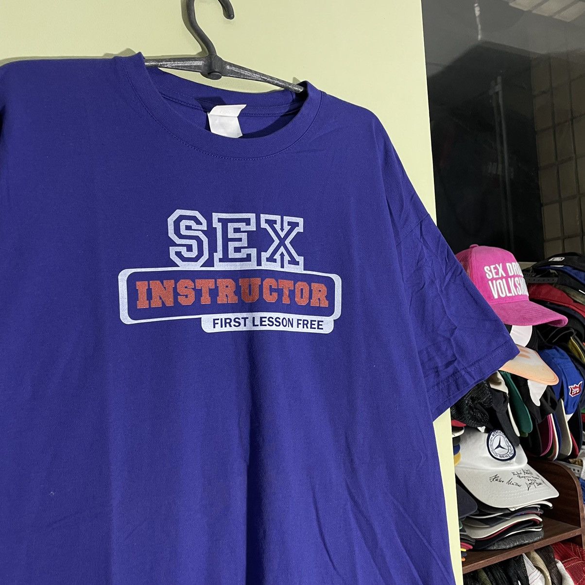 Vintage Vintage Y2K Graphic Tee Sex Instructor Humor Print Blue XXL Size US XXL / EU 58 / 5 - 2 Thumbnail